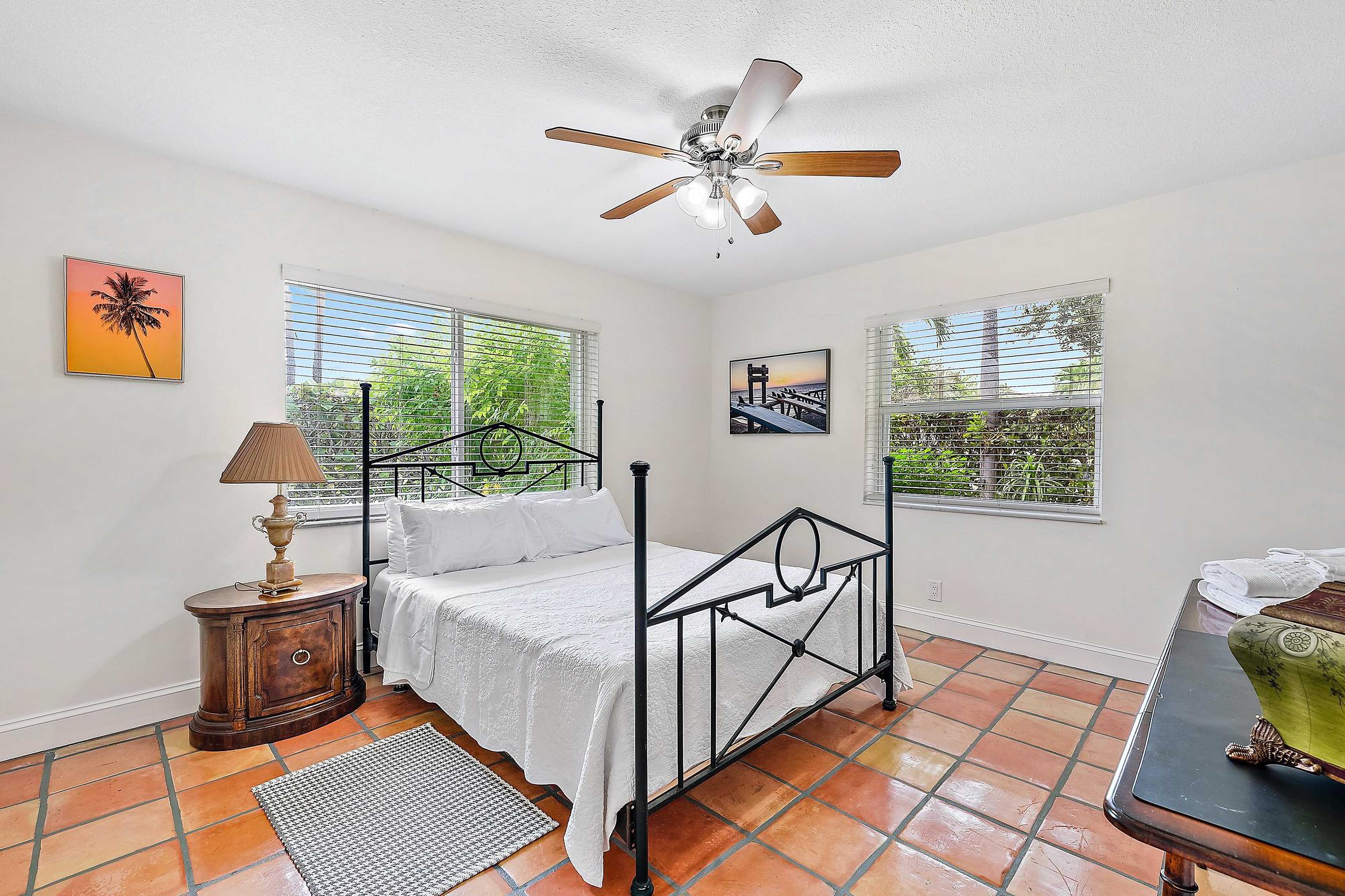Bedroom 3 | Queen Bed | Smart TV
