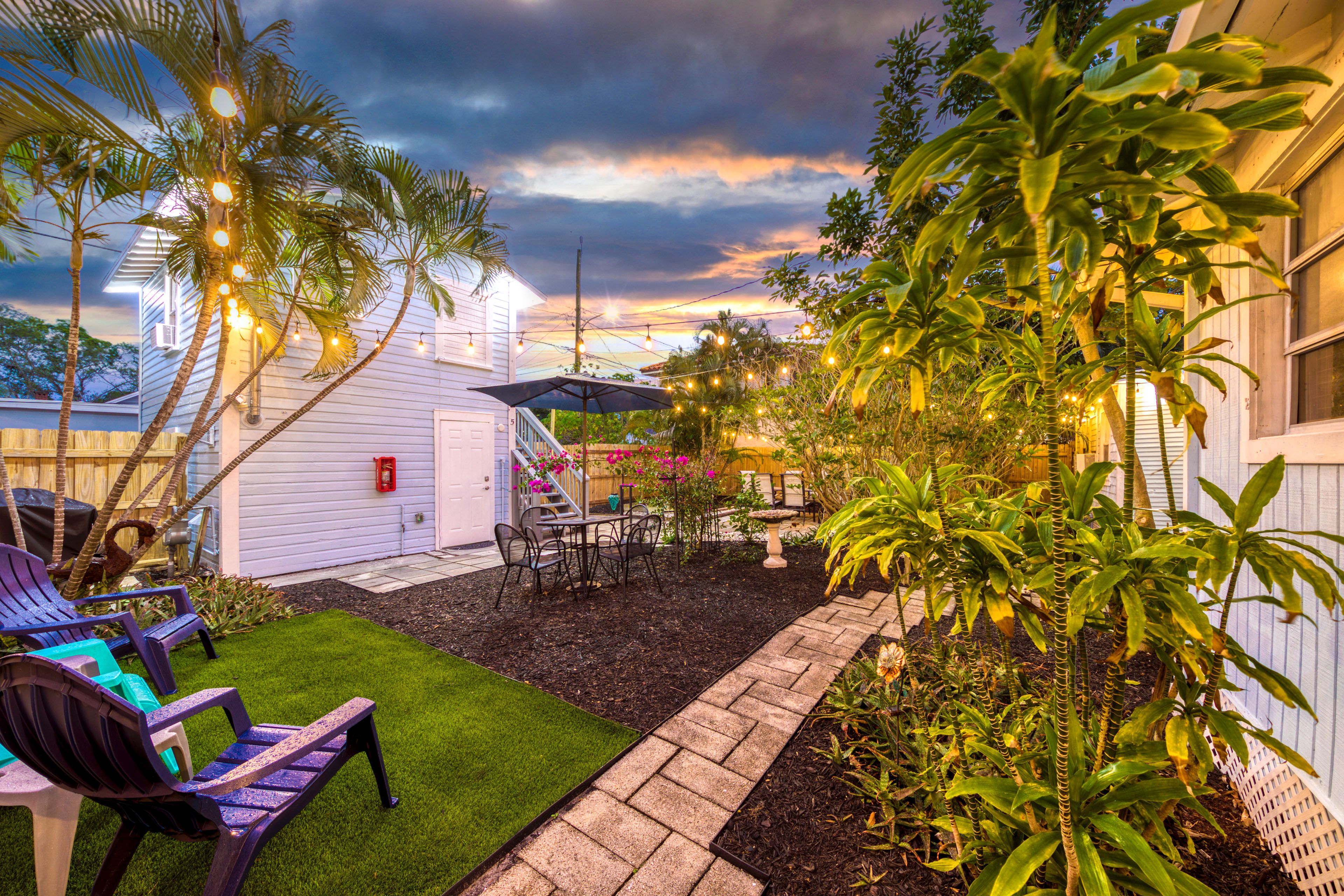 Lake Worth Beach Vacation Rental | 1BR | 1BA | 3 Steps Required | 700 Sq Ft