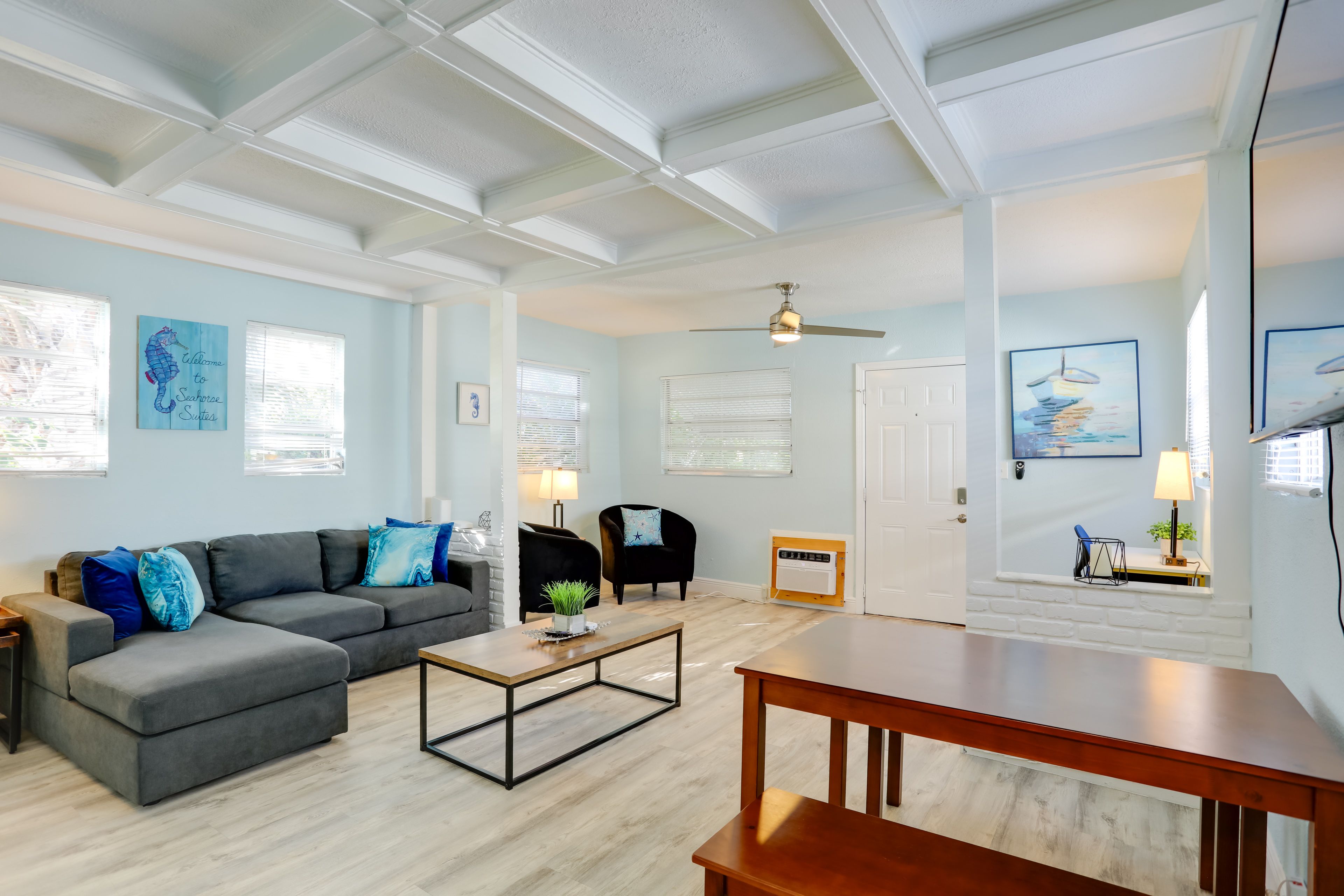 Living Room | Smart TV | Dining Area | Single-Story Unit