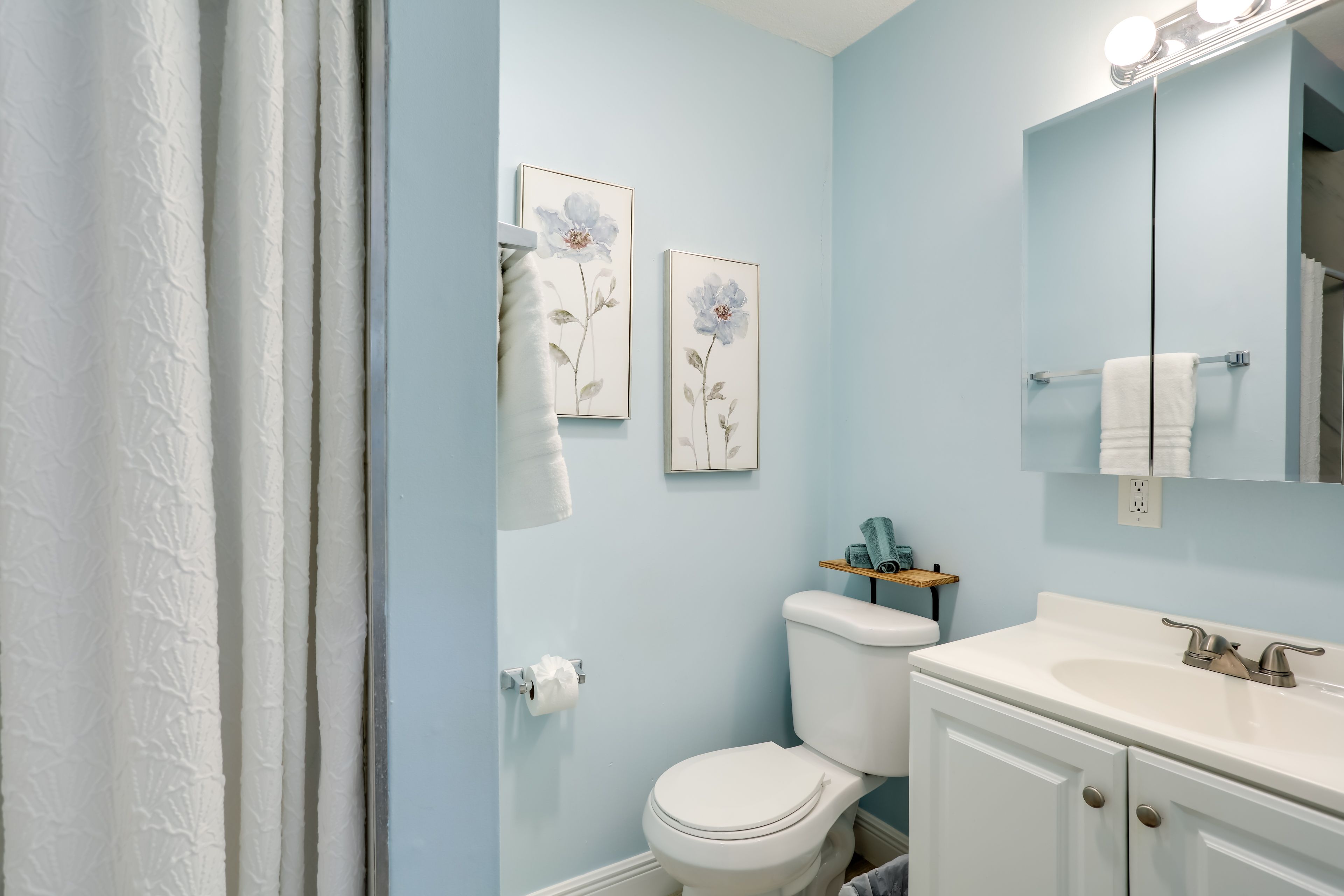 Bathroom | Towels Provided
