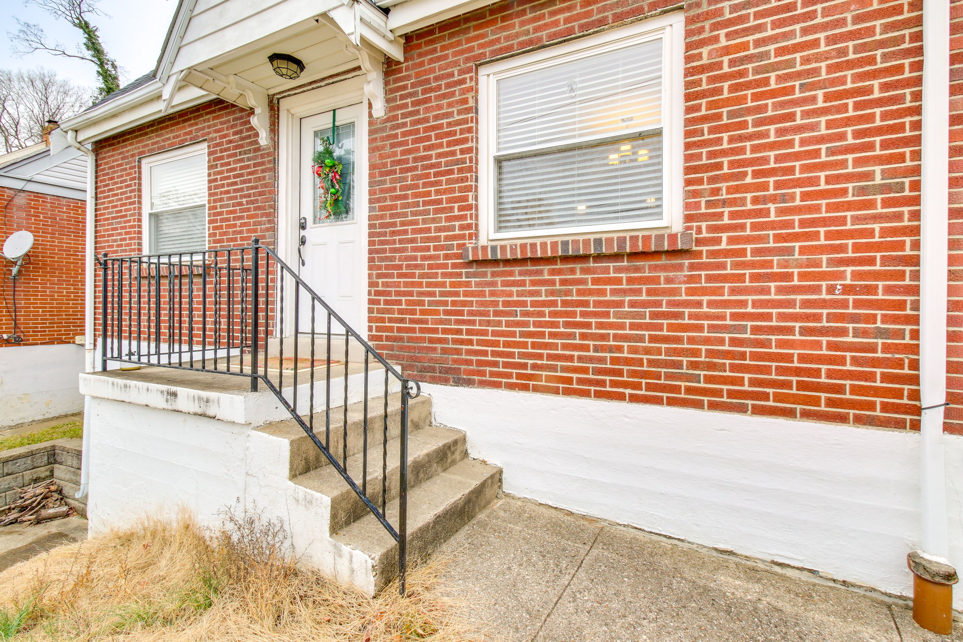 Home Exterior | Stairs Required