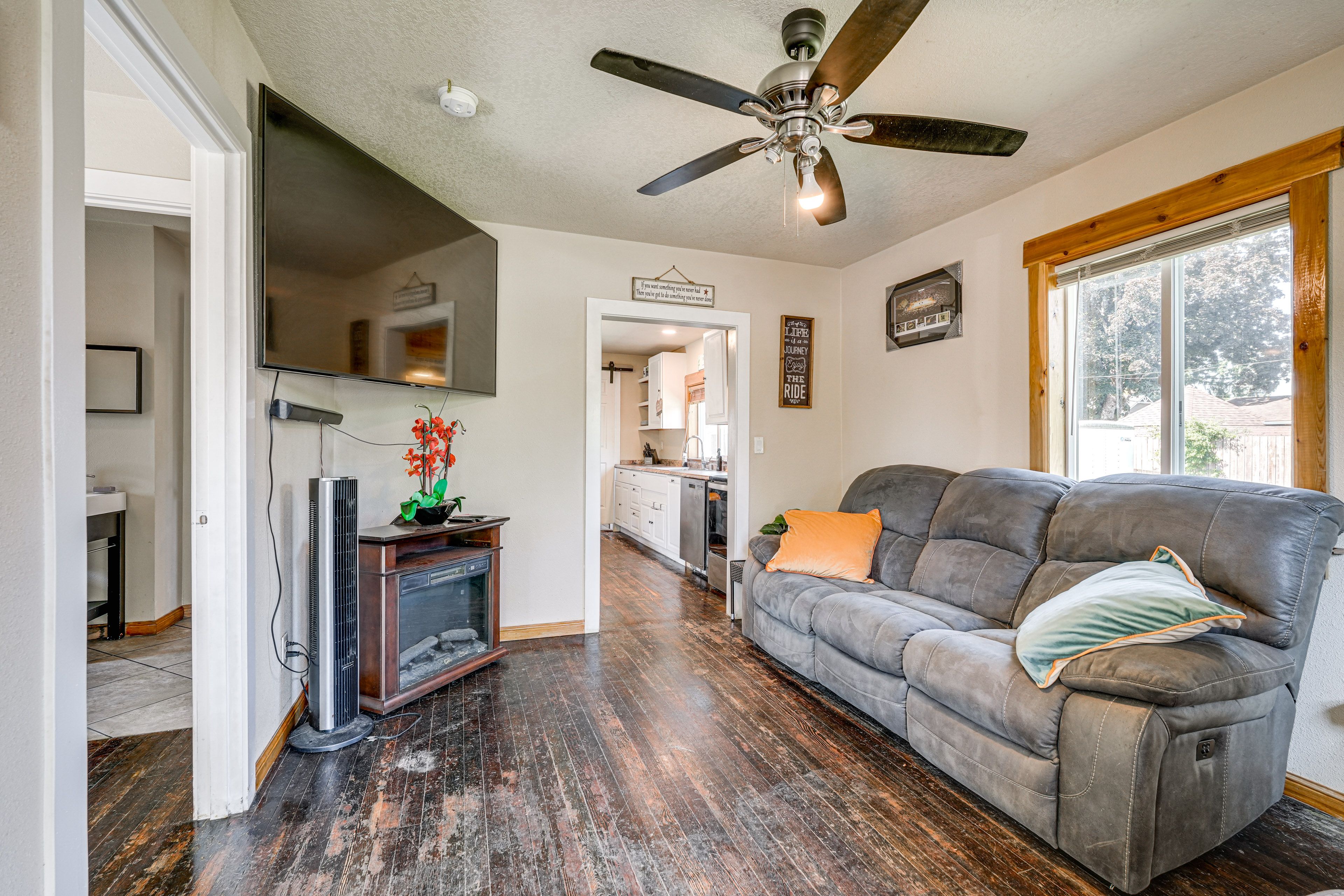 Springfield Vacation Rental | 2BR | 1BA | 3 Steps Required | 600 Sq Ft