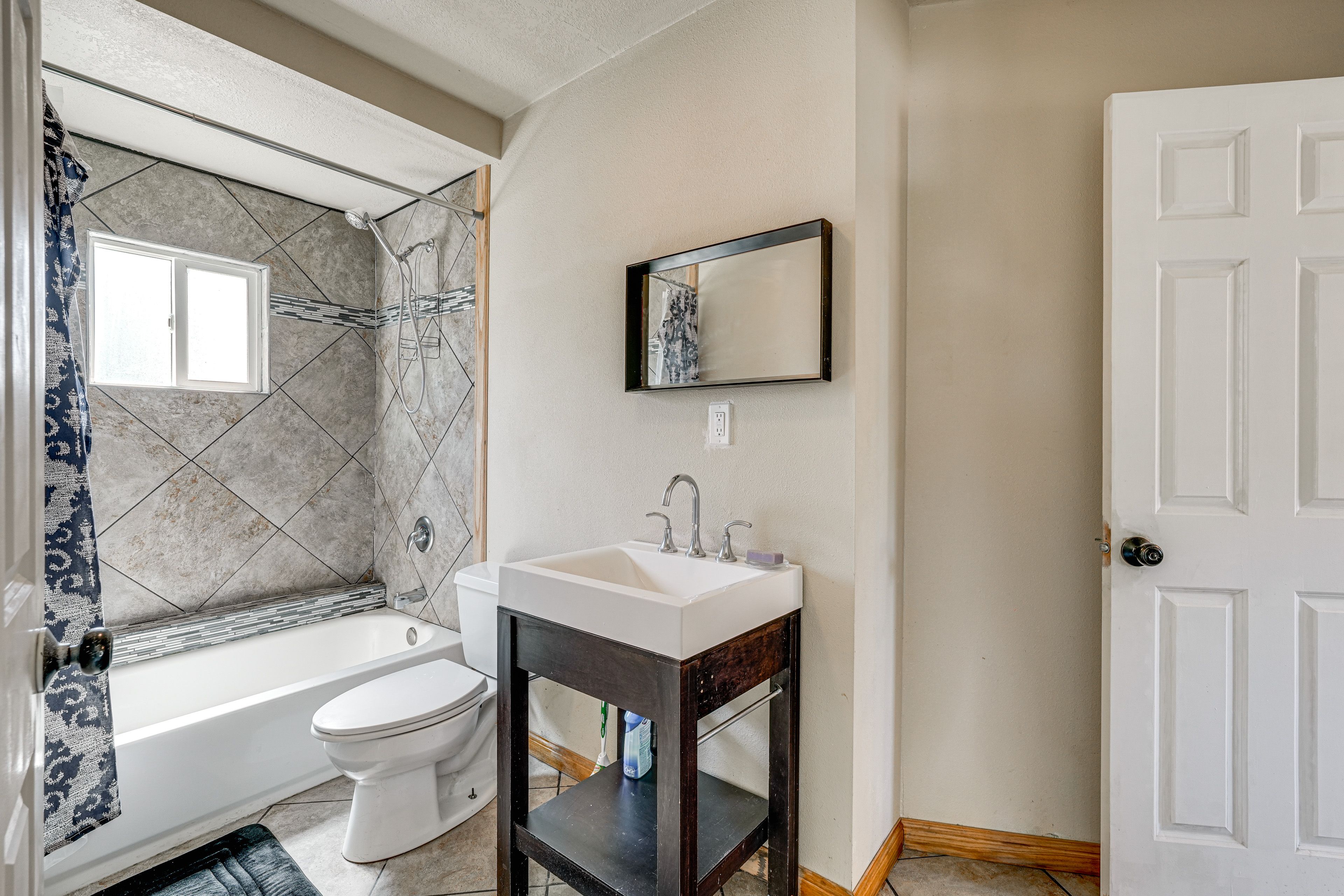 Bathroom | Towels Provided