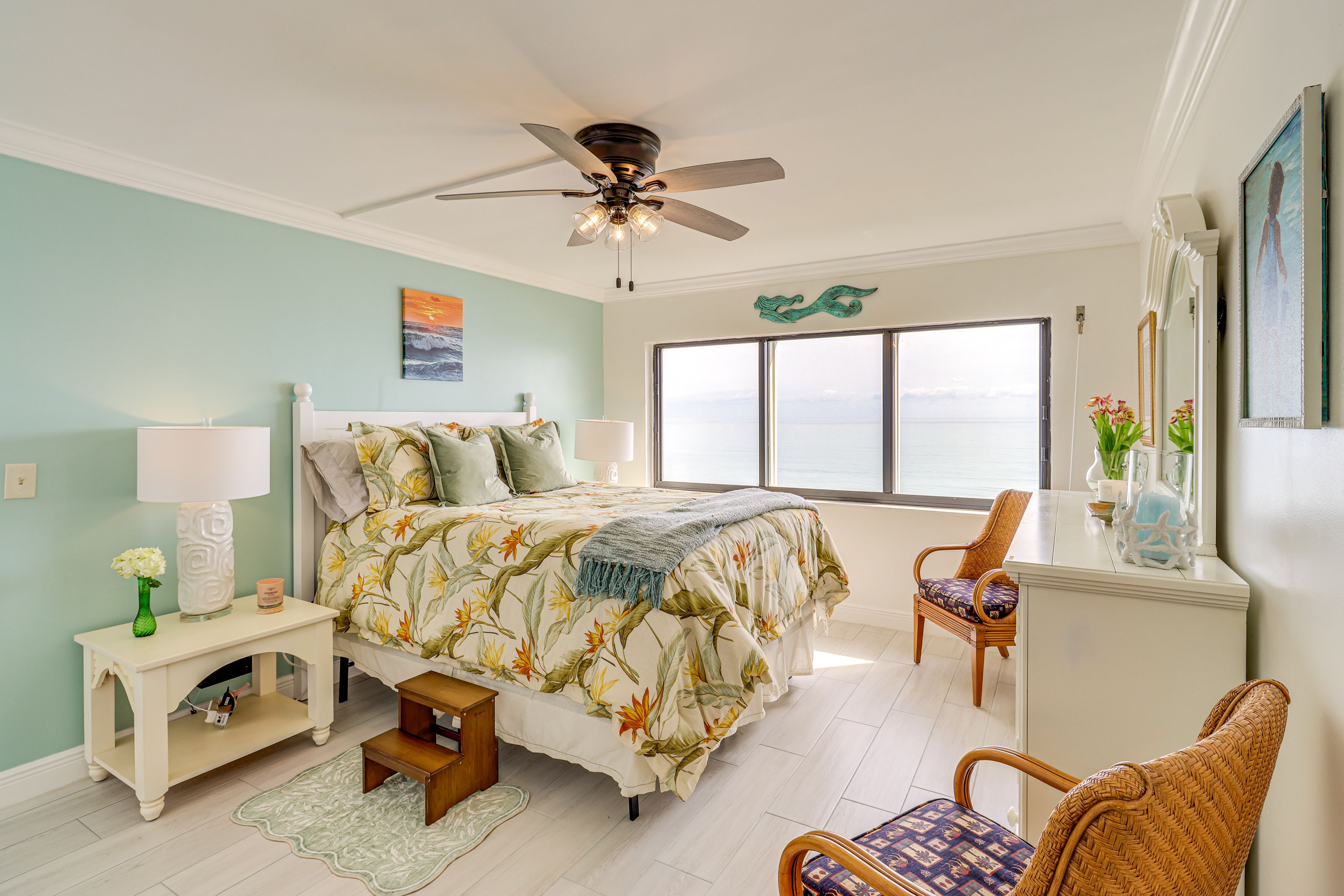 Bedroom 1 | Queen Bed