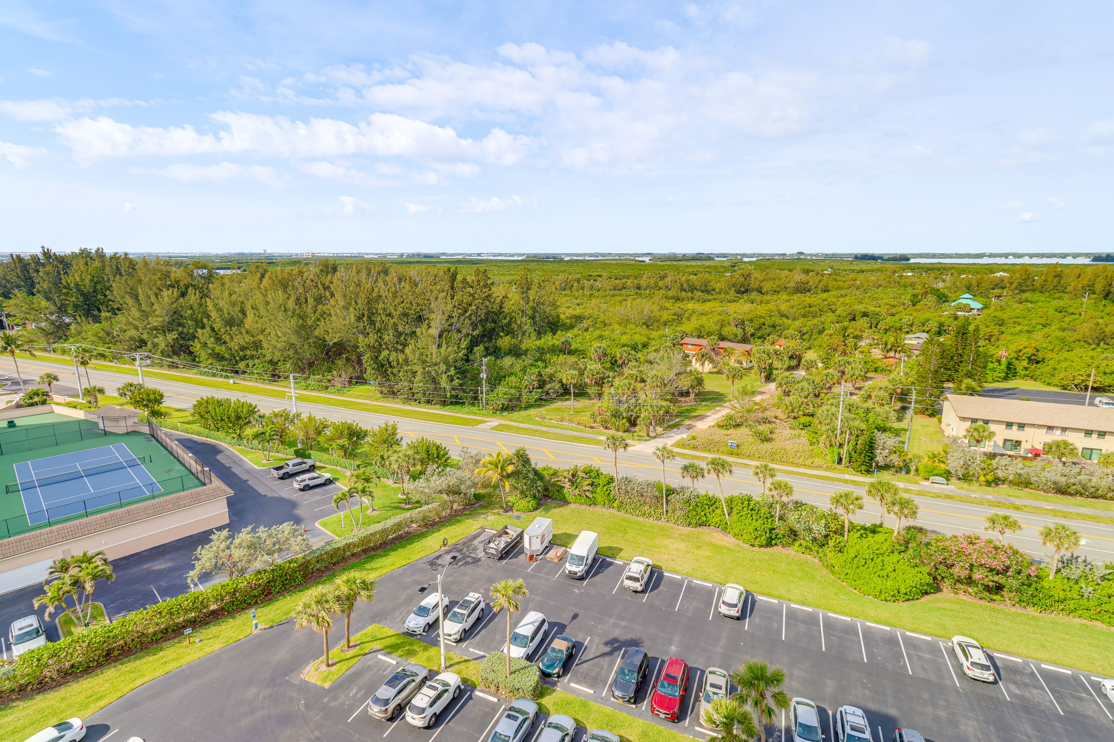 Parking | Community Parking Lot (1 Vehicle)