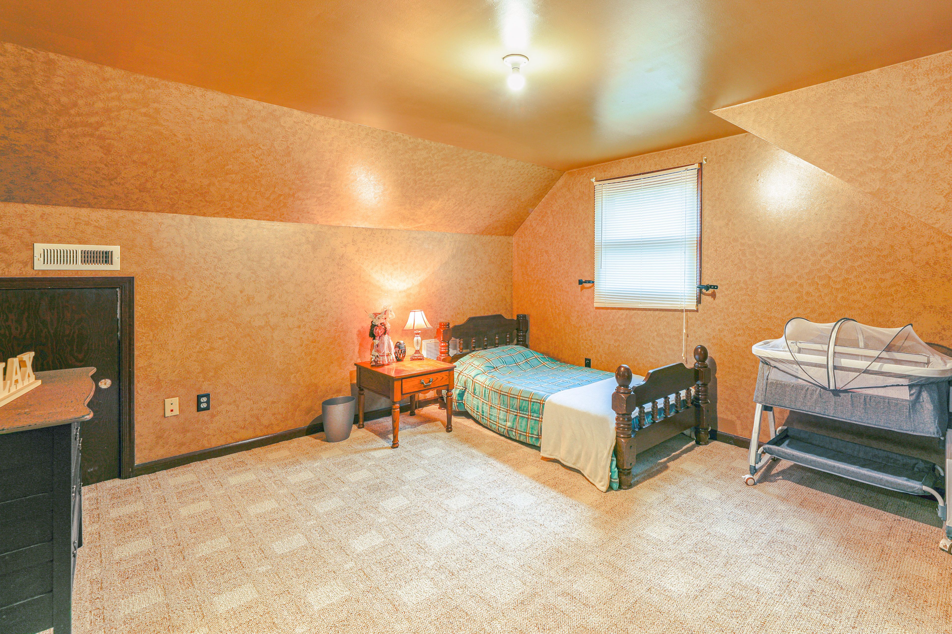 Bedroom 2 | Twin Bed | 2nd Floor | Linens Provided