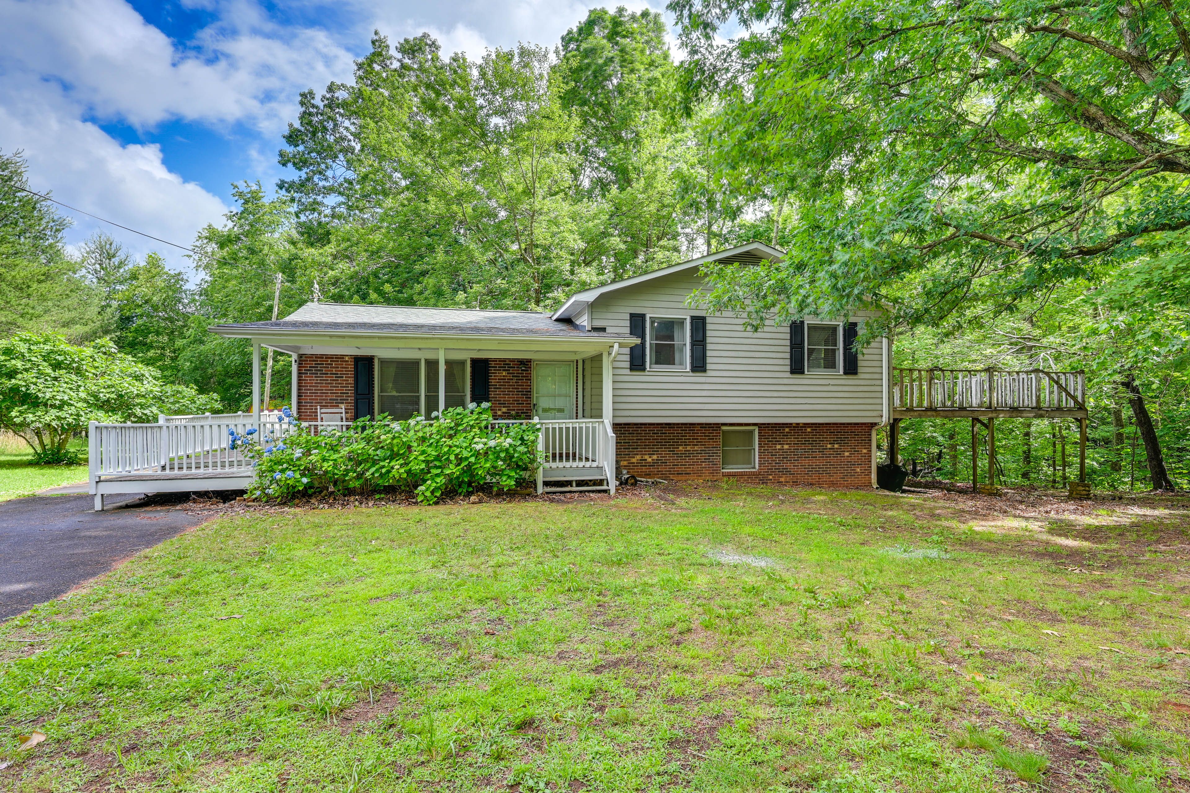 Ararat Vacation Rental | 3BR | 1BA | 1,500 Sq Ft | 4 Steps Required