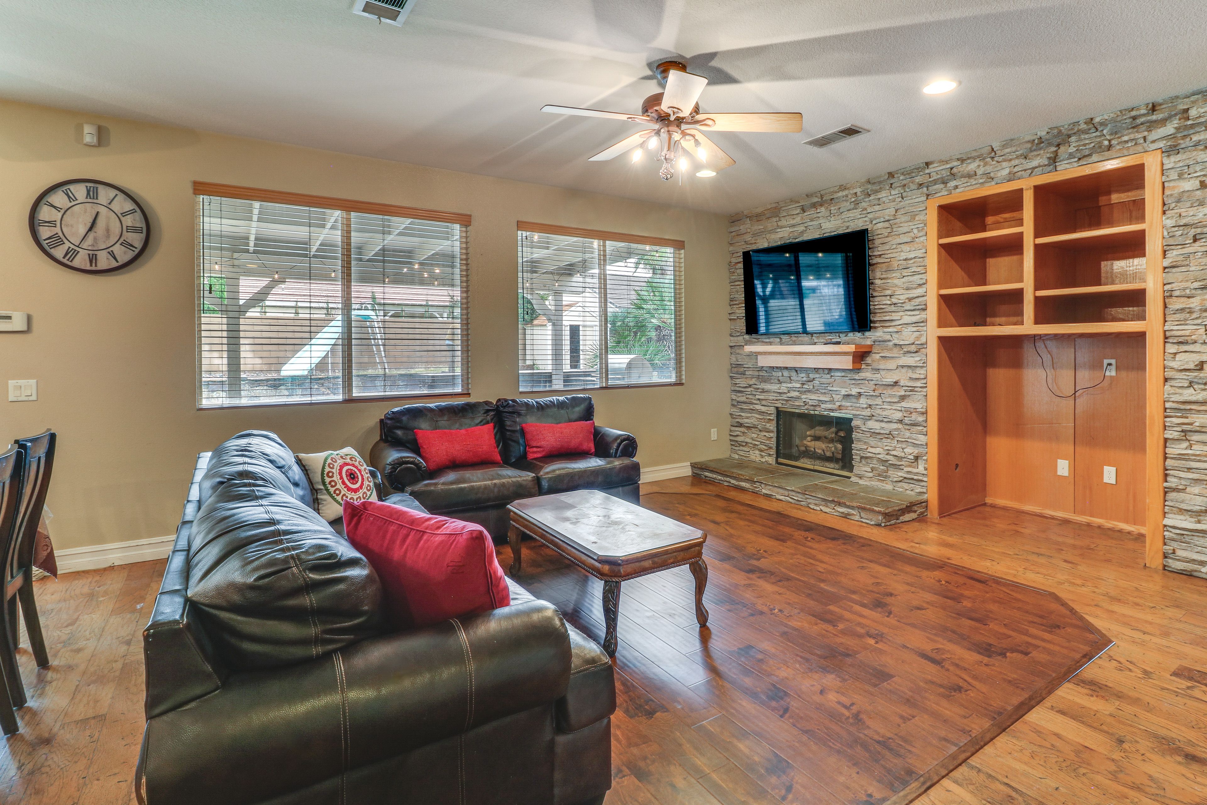 Living Room | 1st Floor | Smart TV | Gas Fireplace