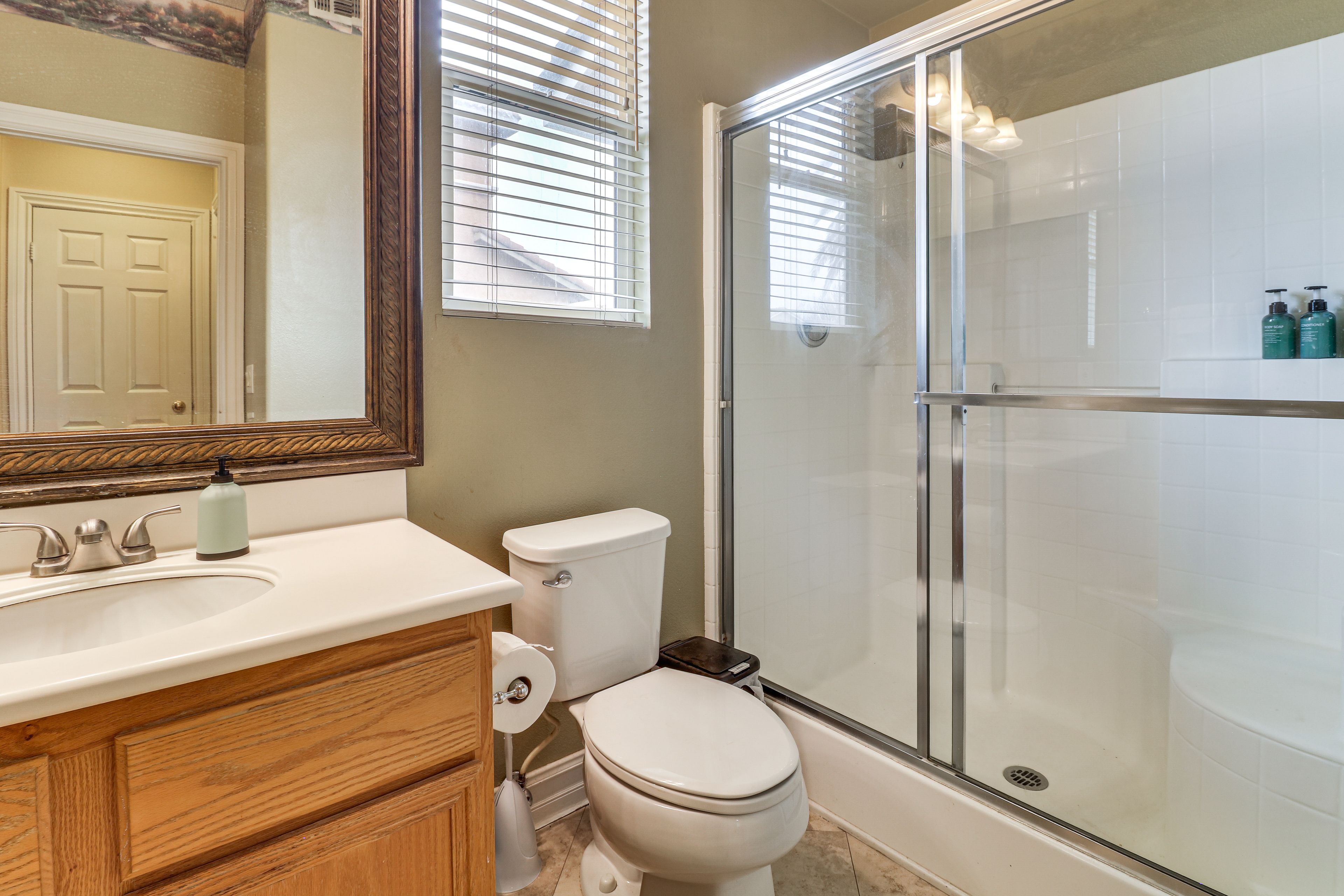 Full Bathroom | 2nd Floor