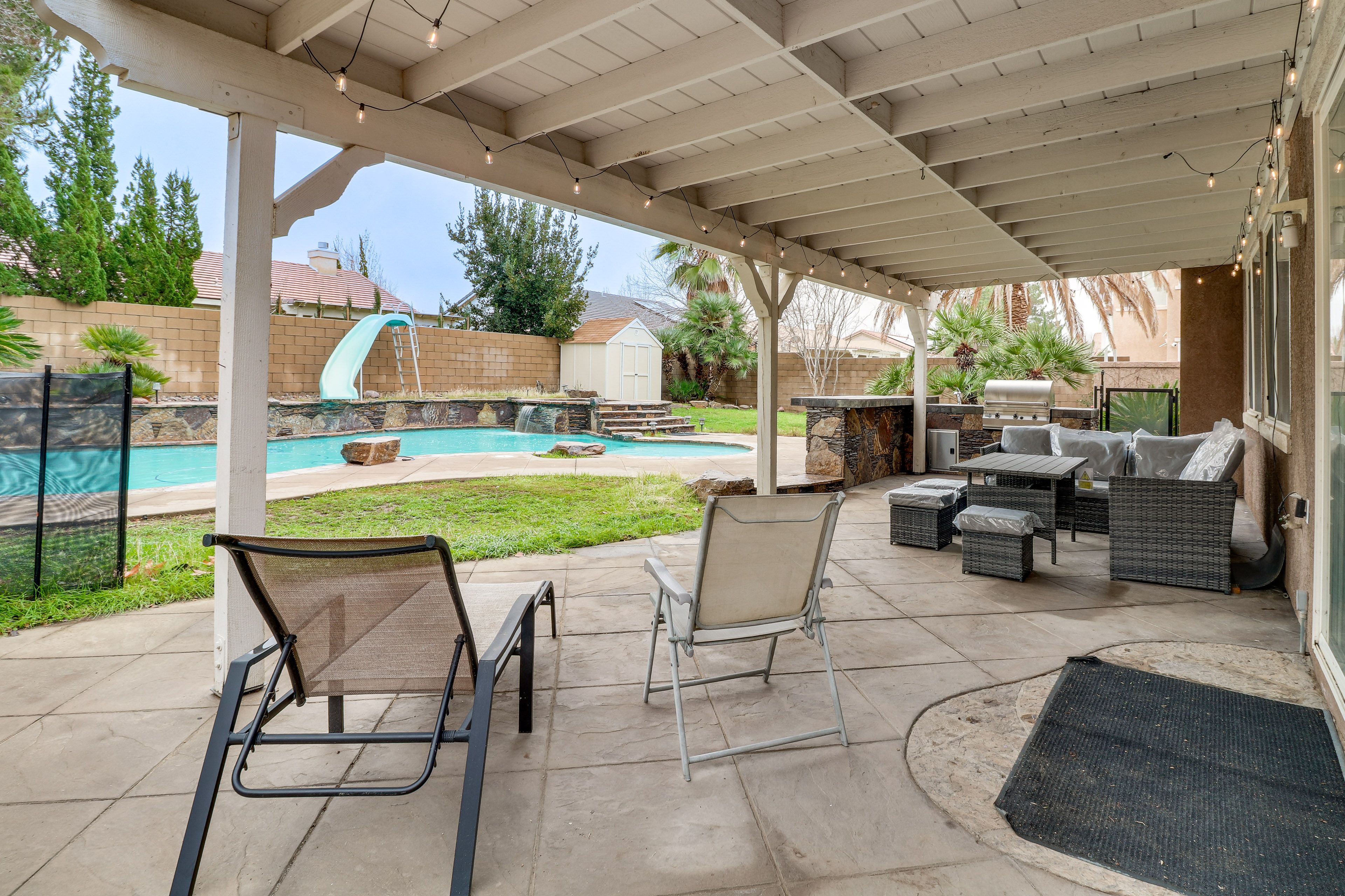 Covered Patio | Built-In Gas Grill