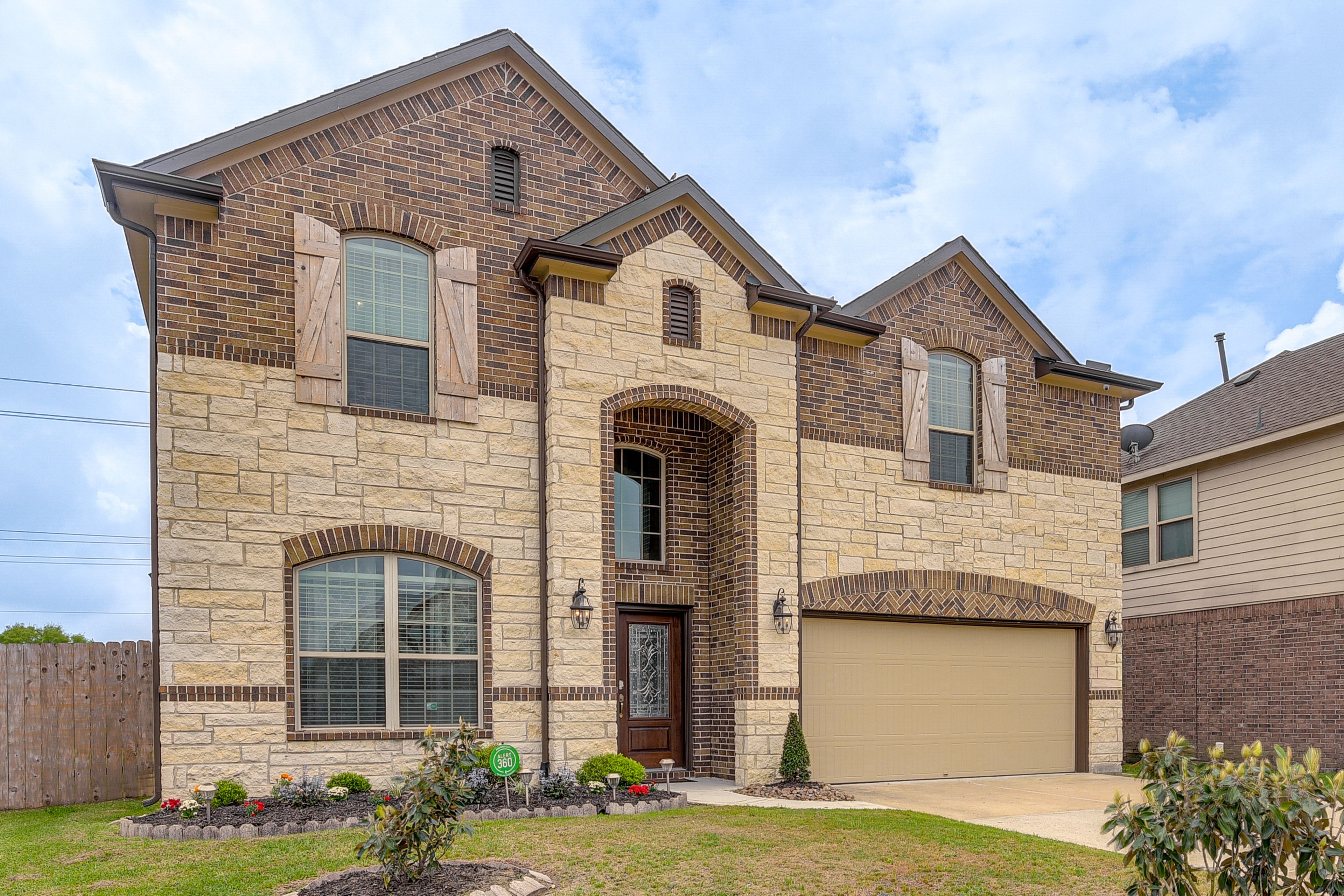 Baytown Vacation Rental | 4BR | 2.5BA | 1 Step to Enter | 2,800 Sq Ft