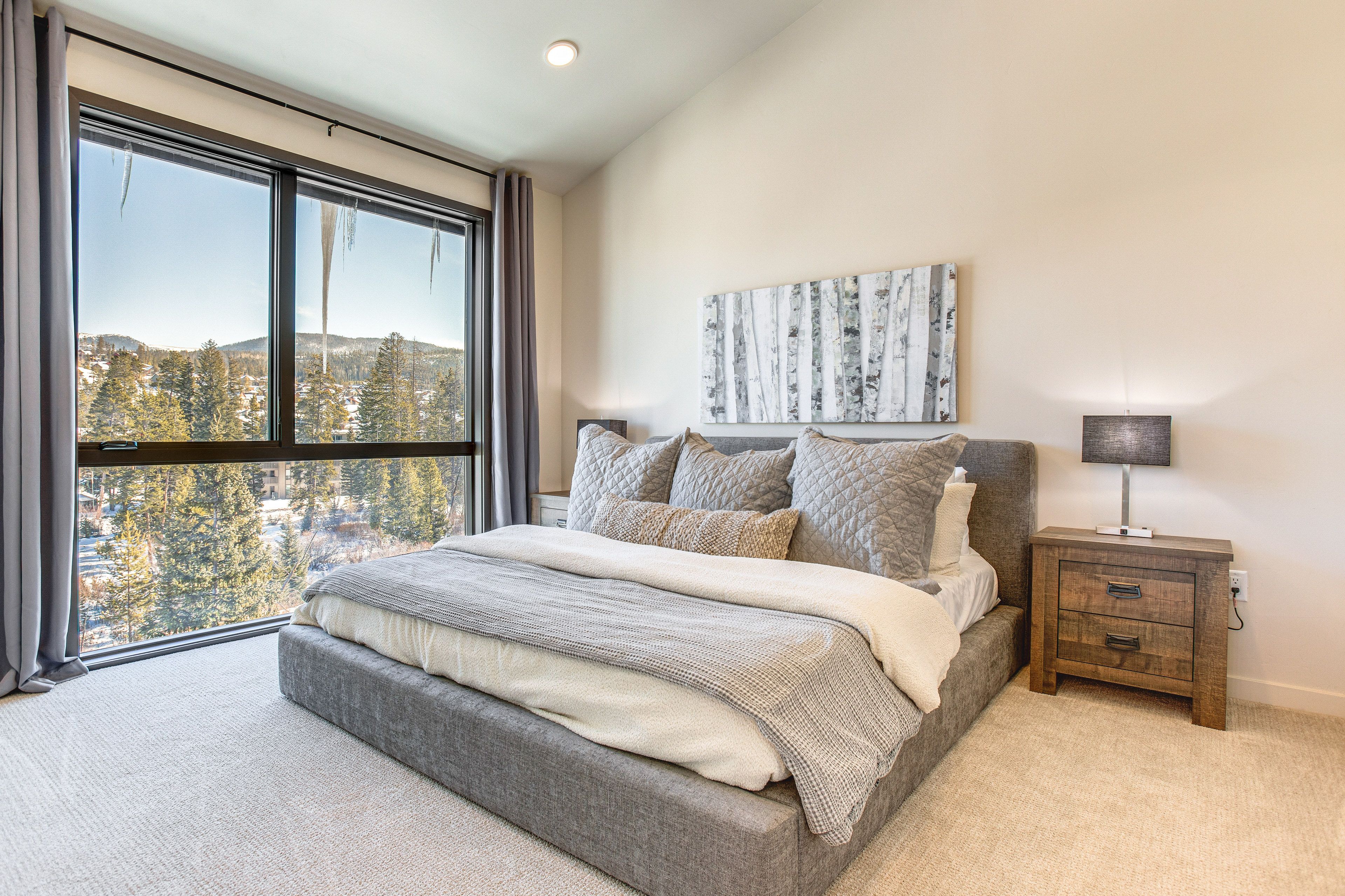 Bedroom 1 | King Bed | En-Suite Bathroom