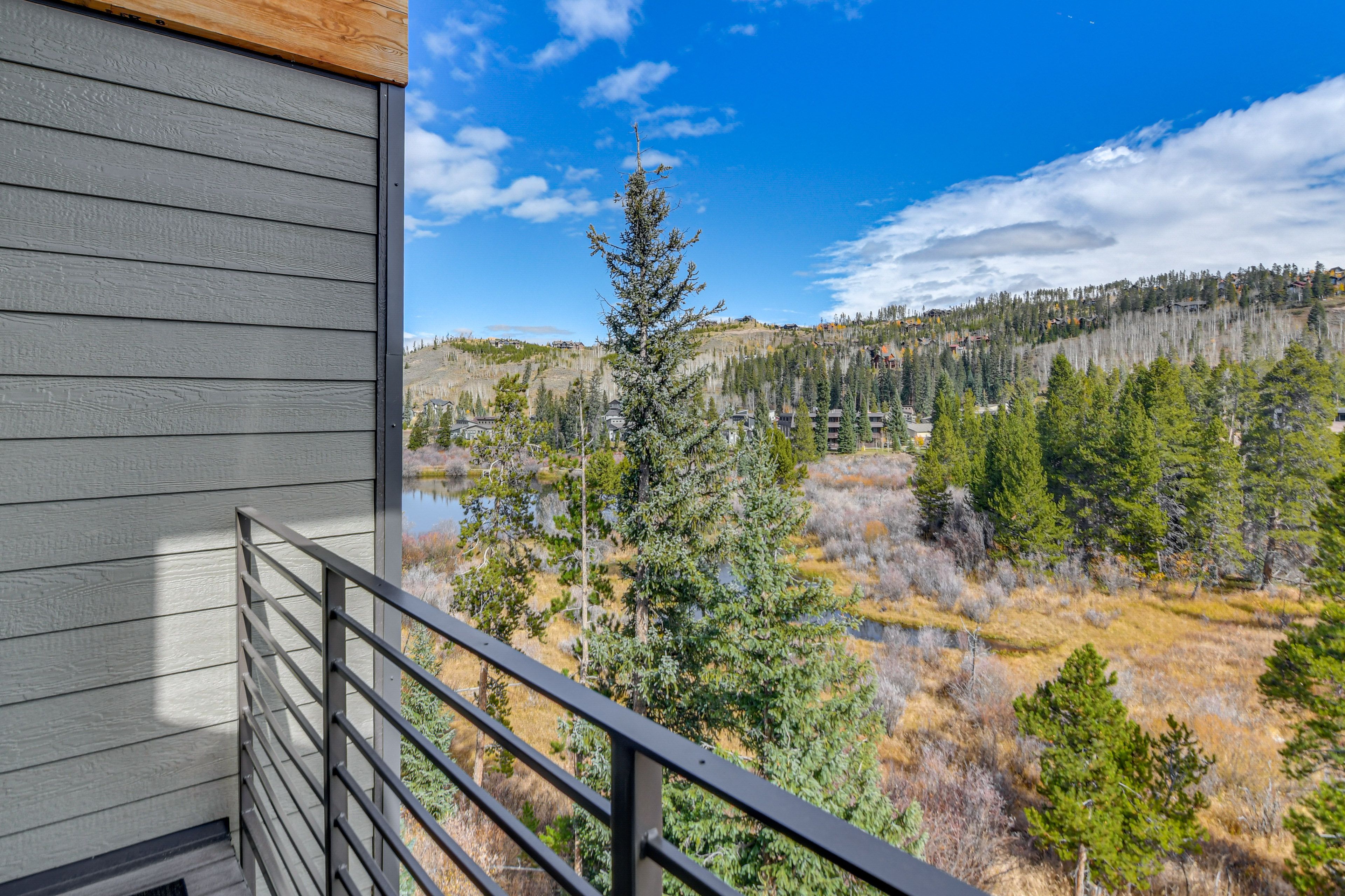 Private Balcony | Gas Grill