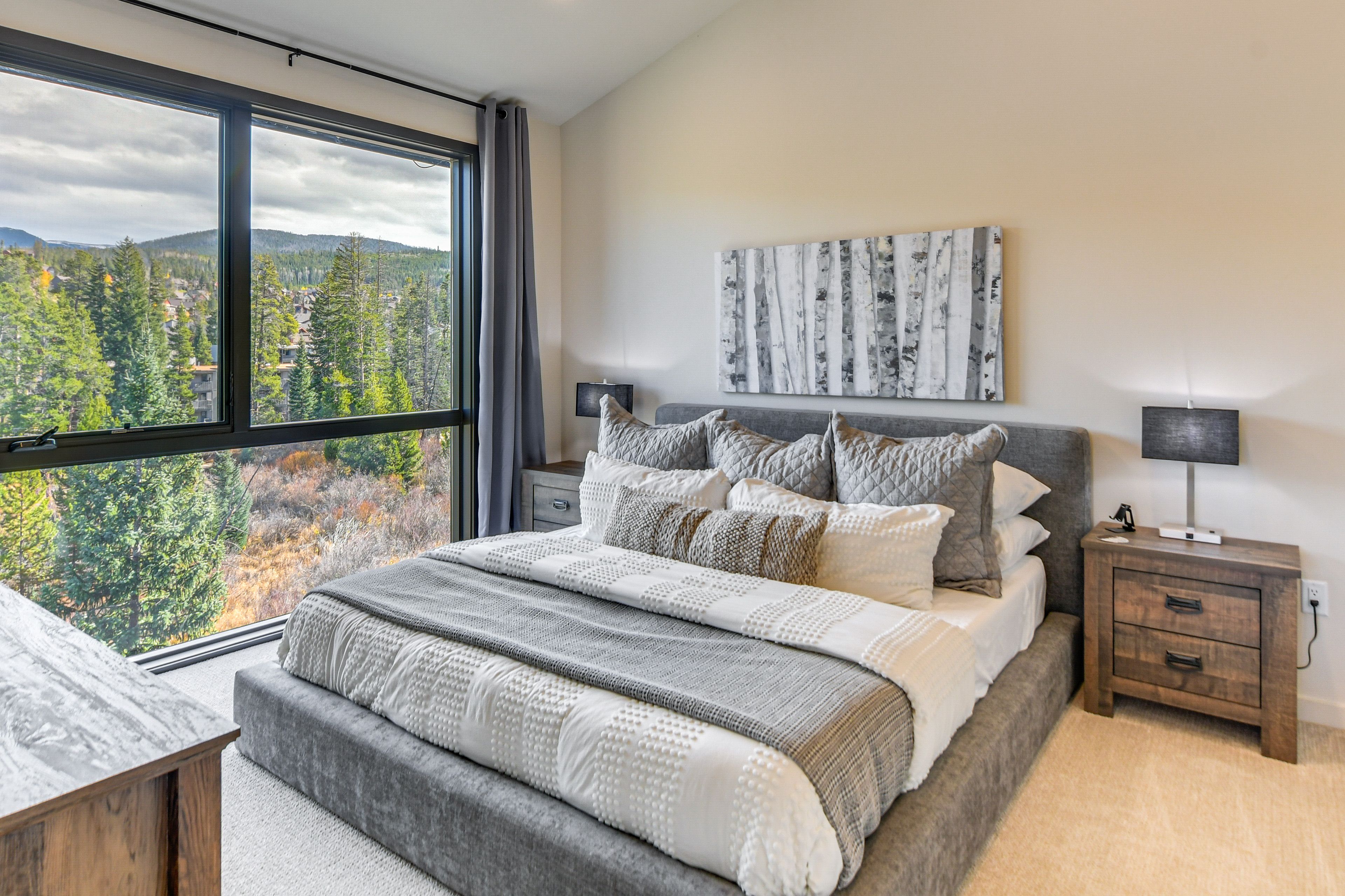 Bedroom 1 | King Bed | En-Suite Bathroom