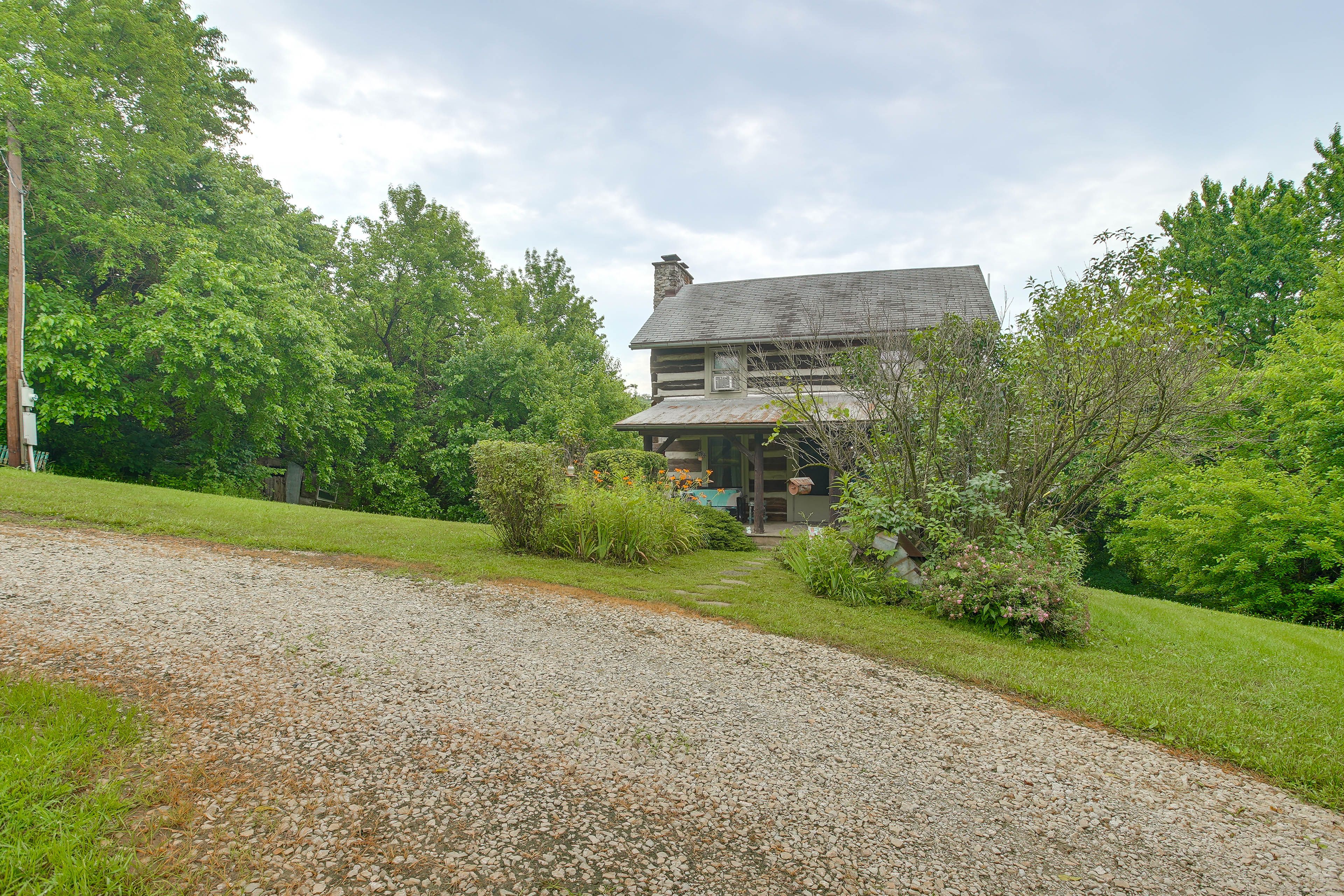 Parking | Gravel Driveway (5 Vehicles) | RV/Trailer Parking Allowed