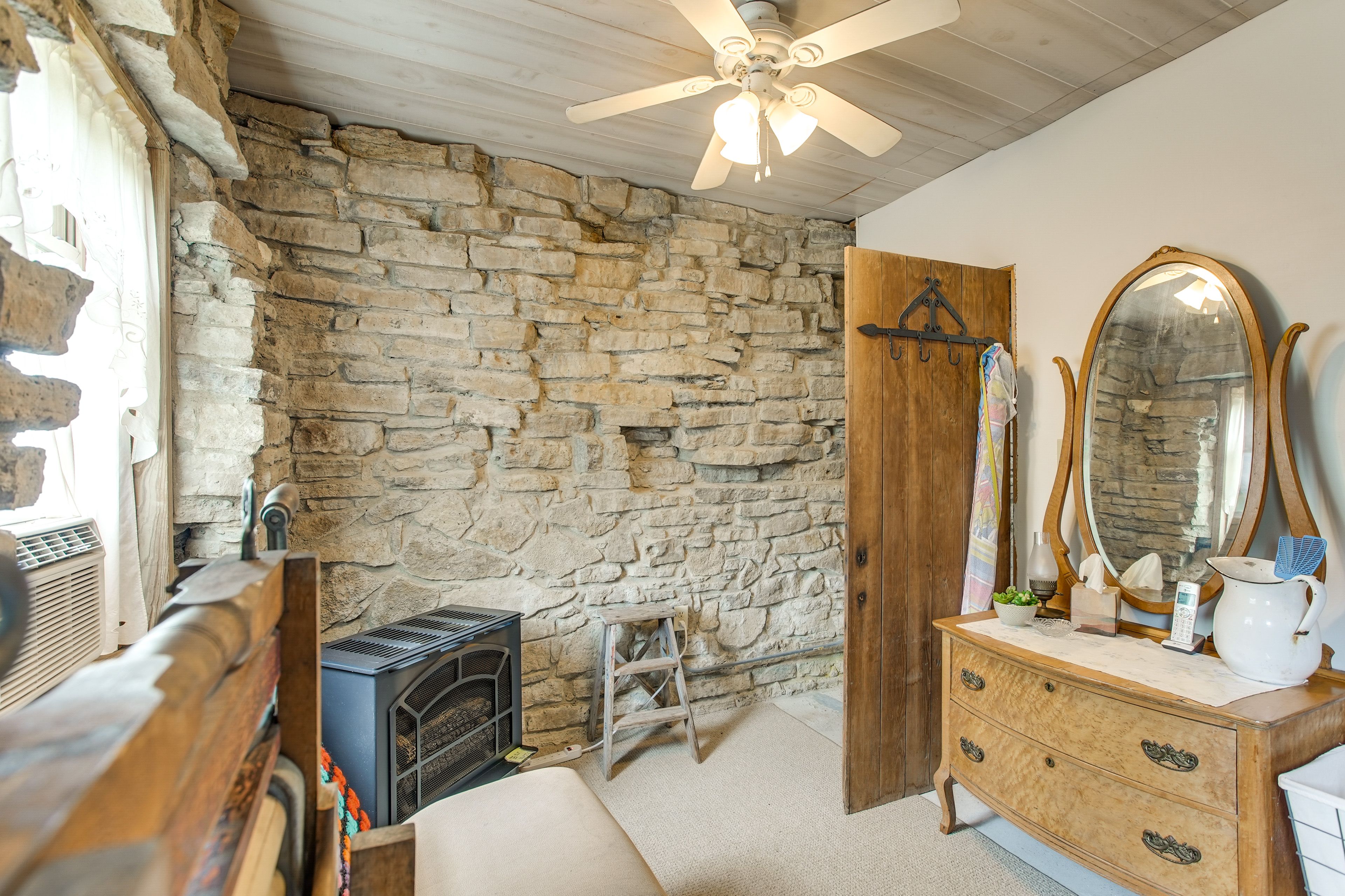 Hallway | Lower Level