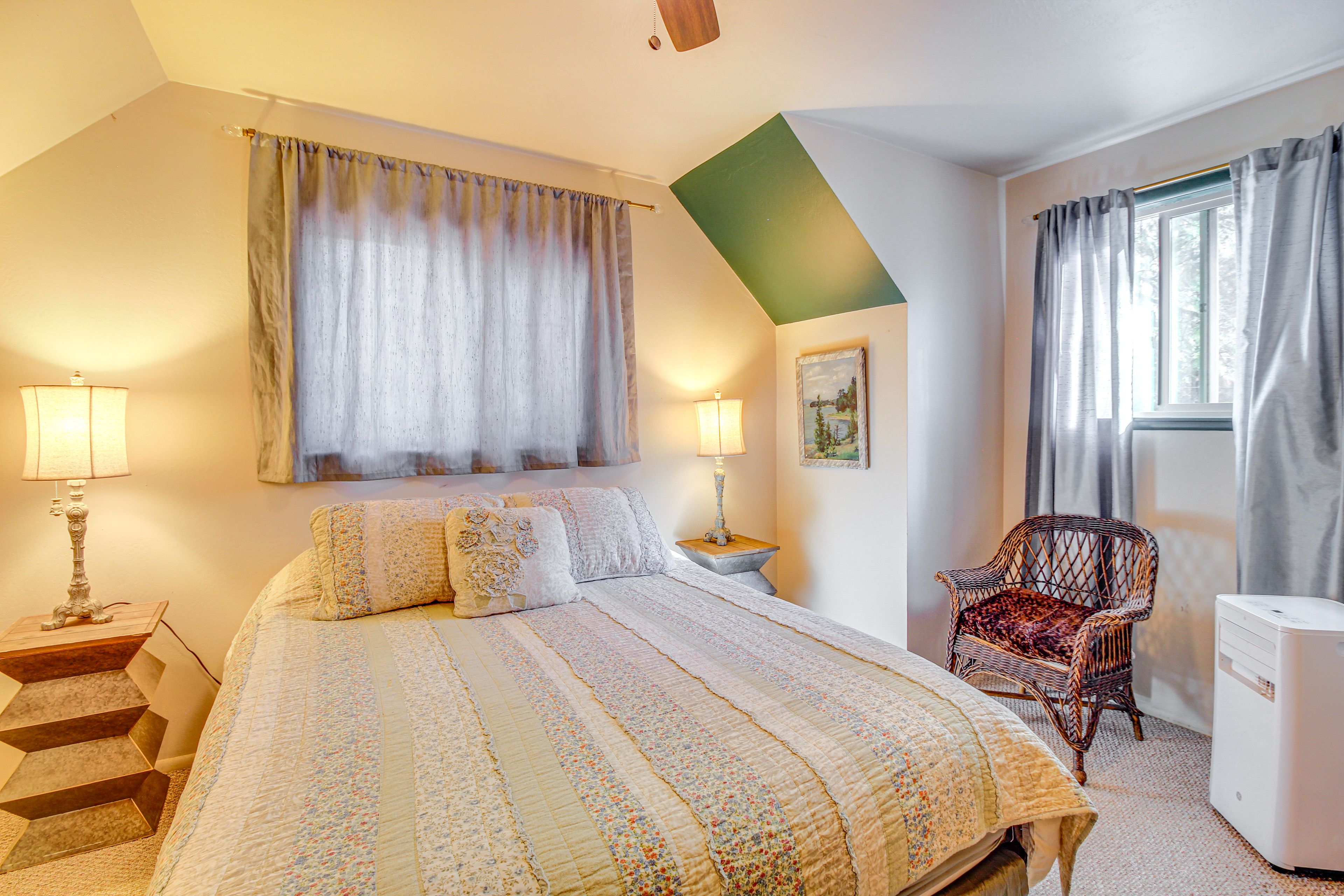Bedroom 3 | 2nd Floor | Queen Bed | Linens Provided
