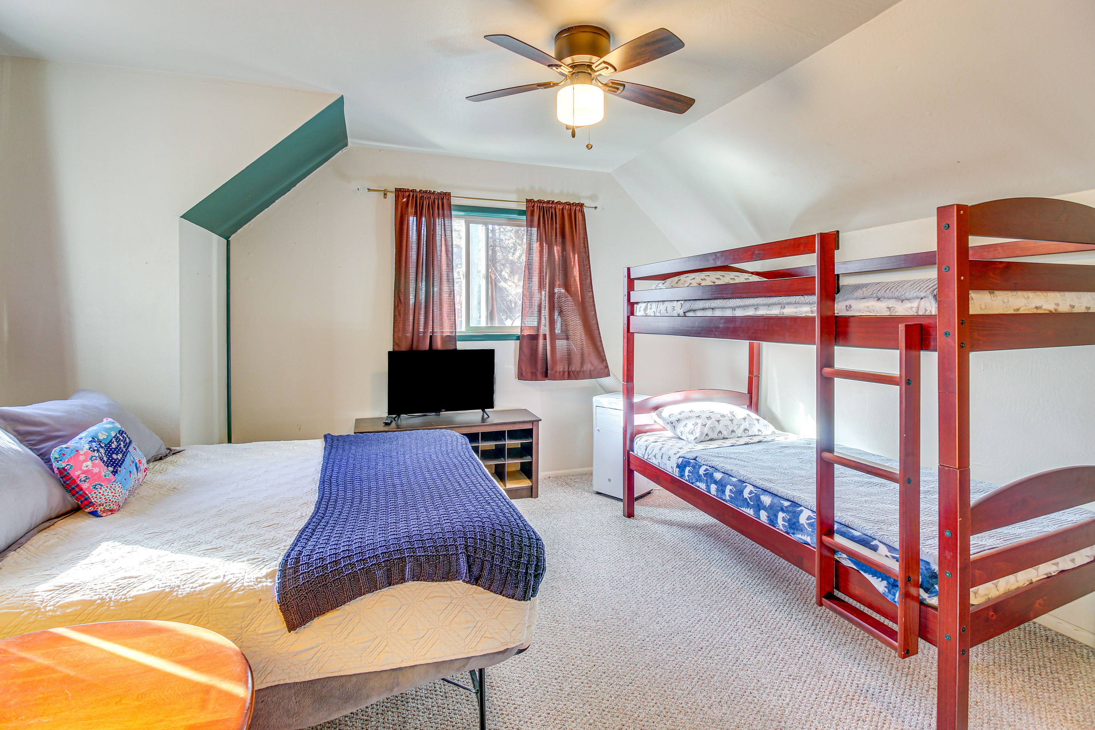 Bedroom 4 | 2nd Floor | Queen Bed | Twin Bunk Bed | Linens Provided