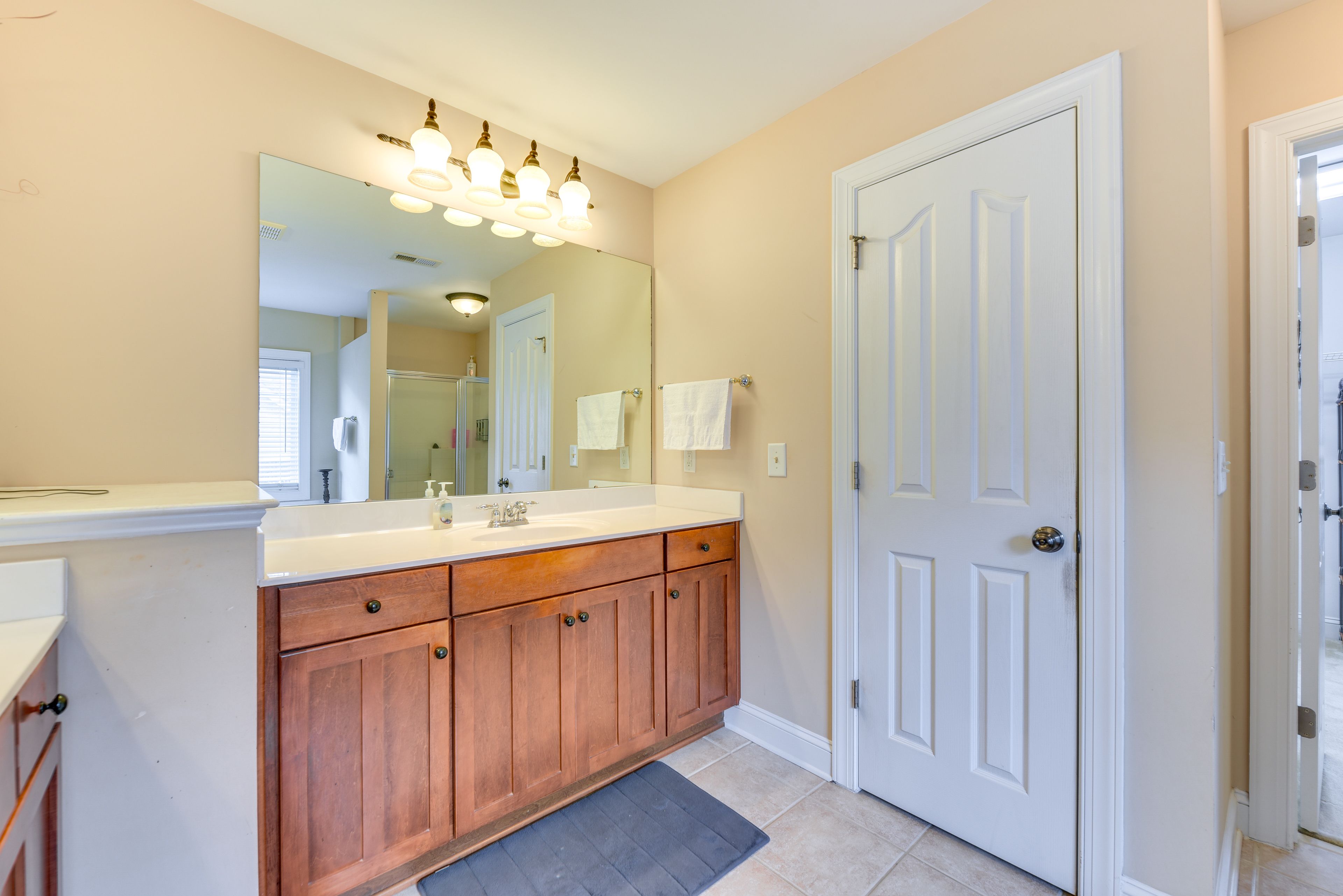 En-Suite Bathroom | 2nd Floor | Complimentary Toiletries