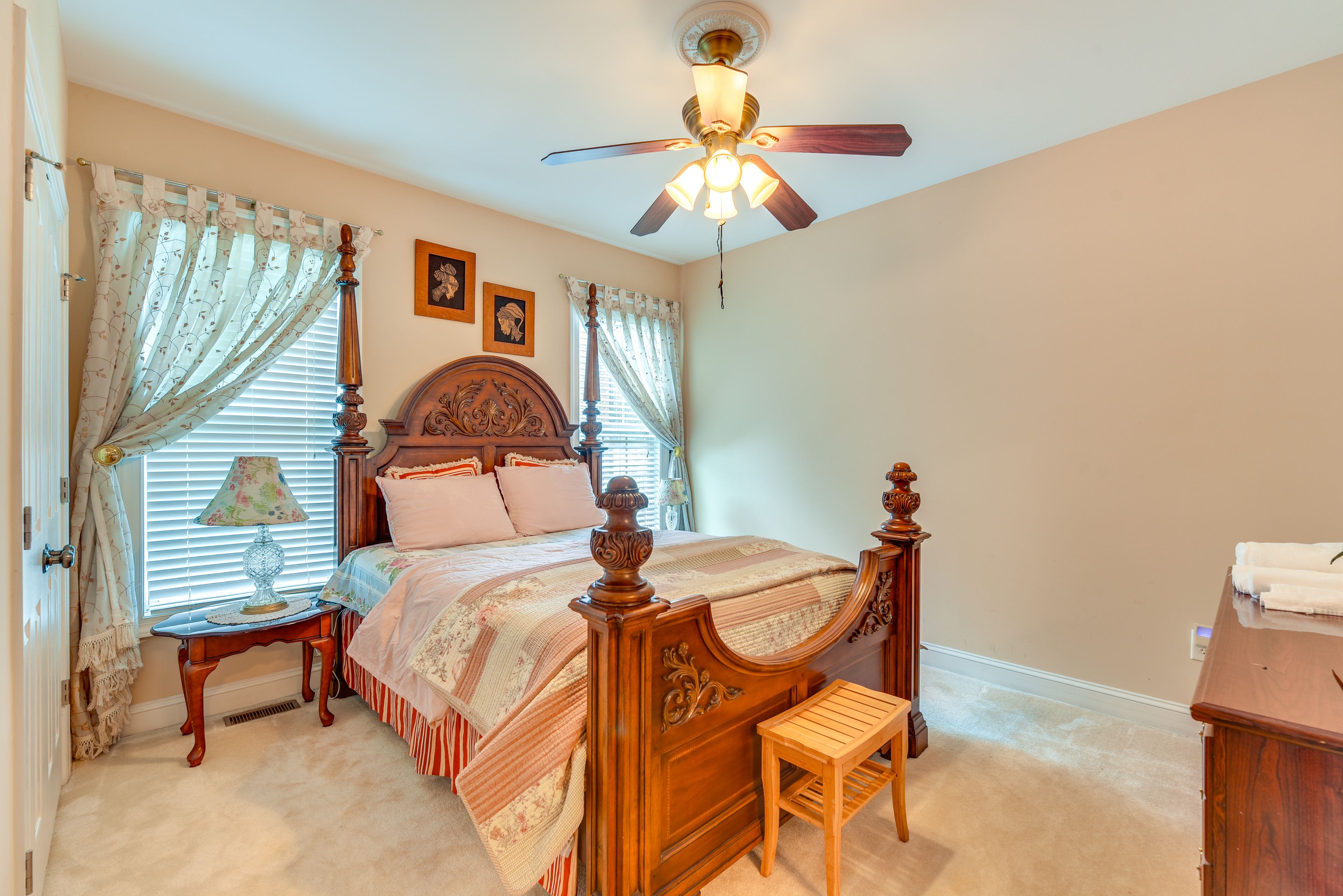 Bedroom 1 | 1st Floor | Queen Bed