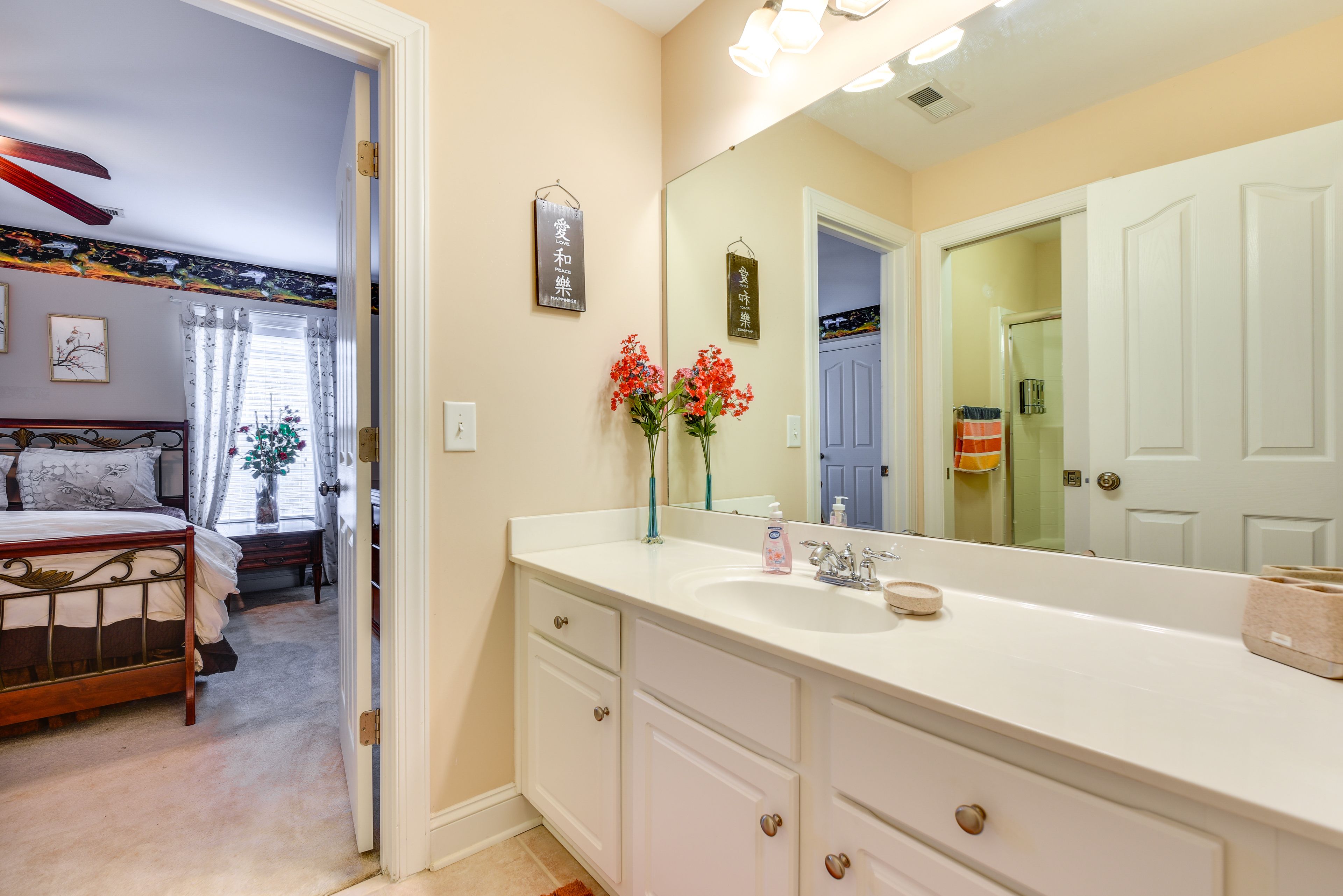 En-Suite Bathroom | 2nd Floor