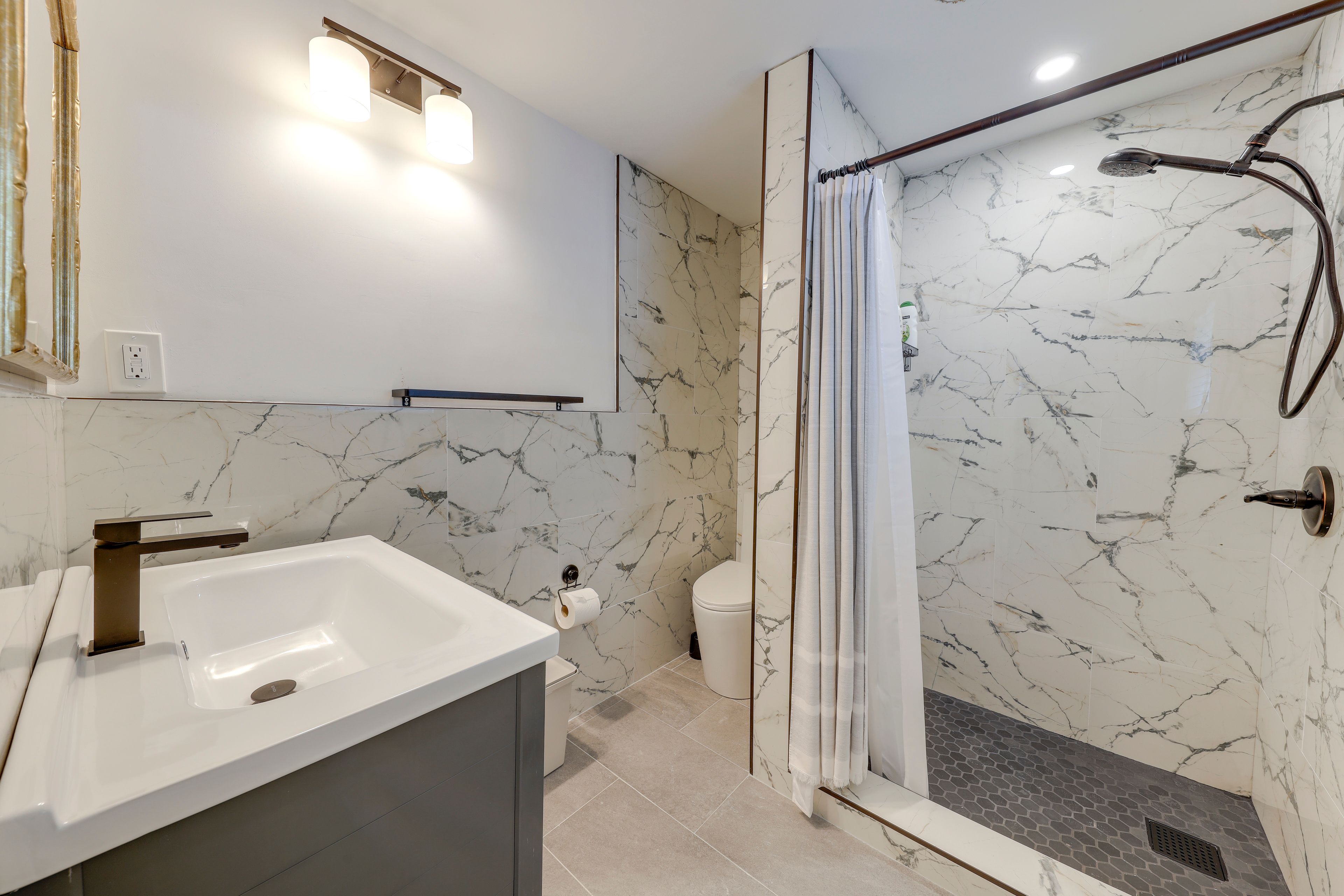 En-Suite Bathroom