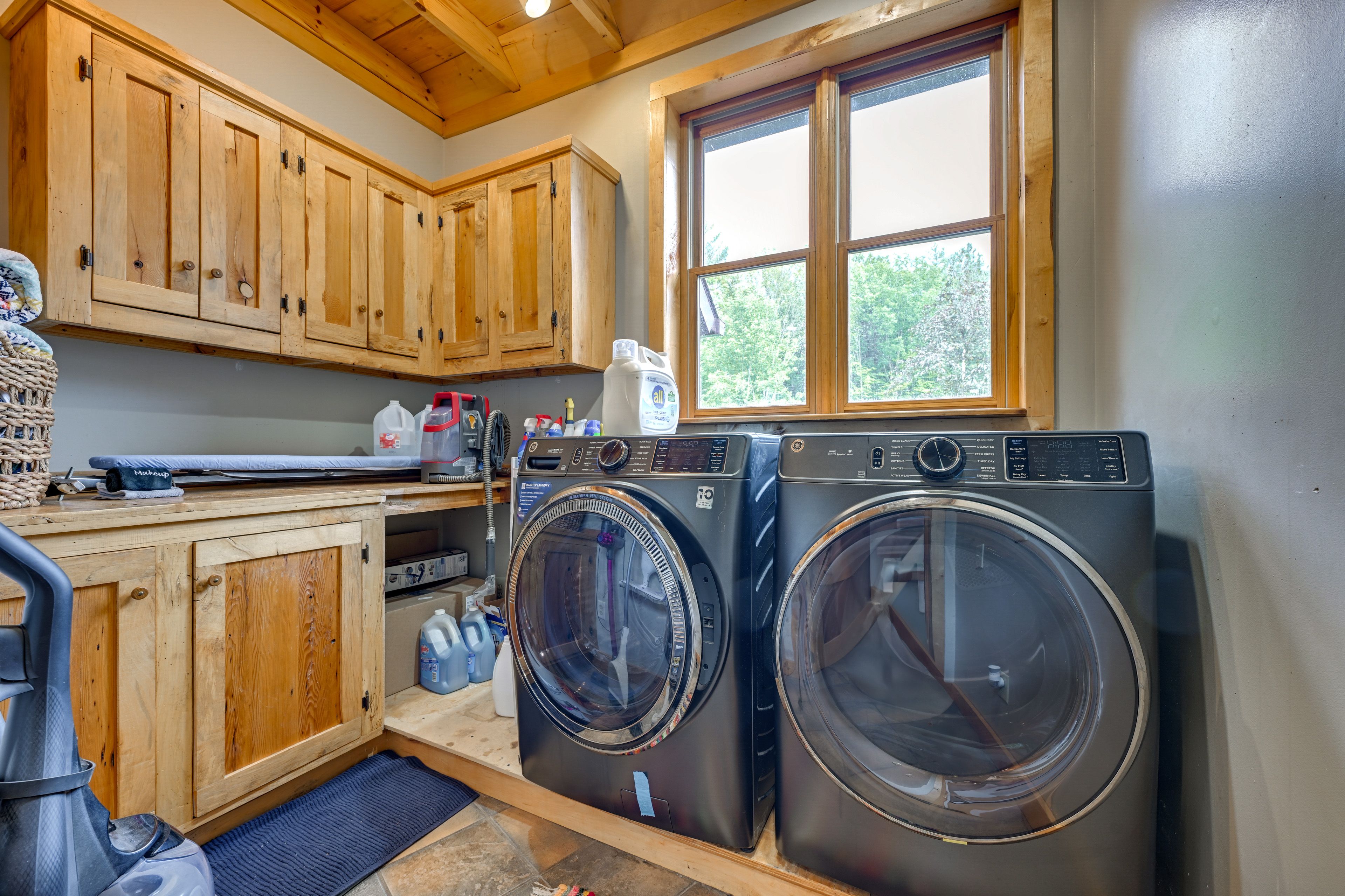 Laundry Room | Main Level