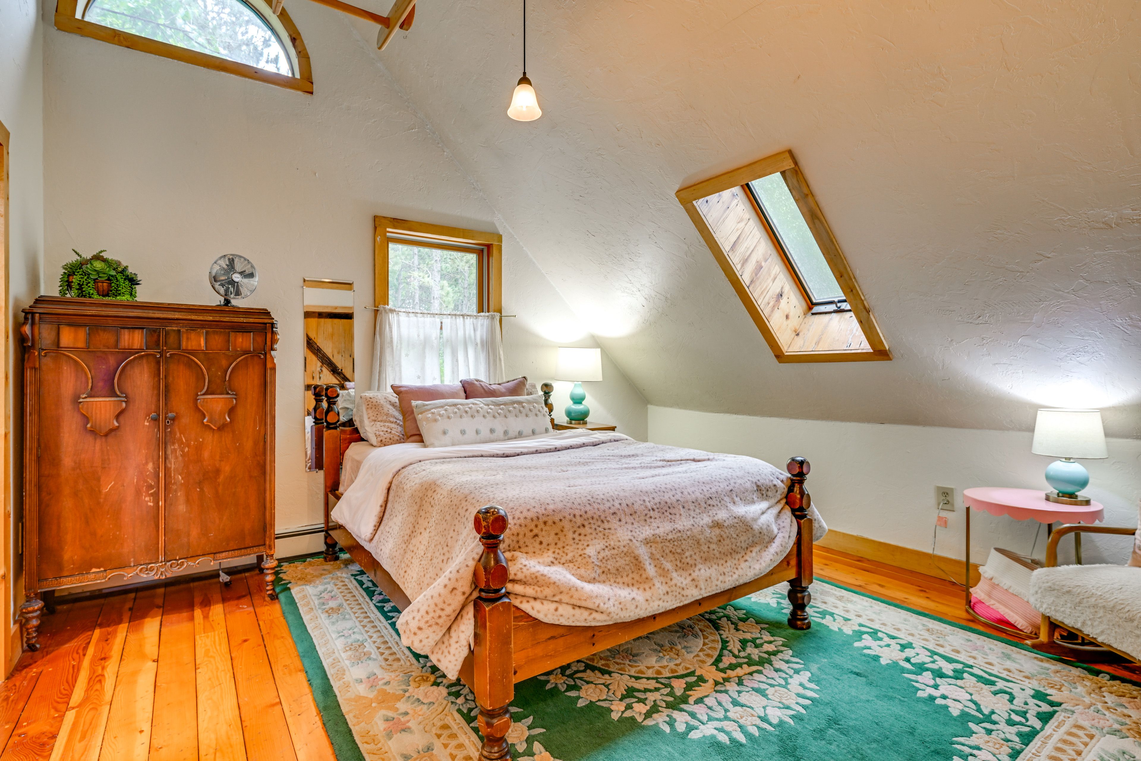 Bedroom 3 | Queen Bed | Upper Level