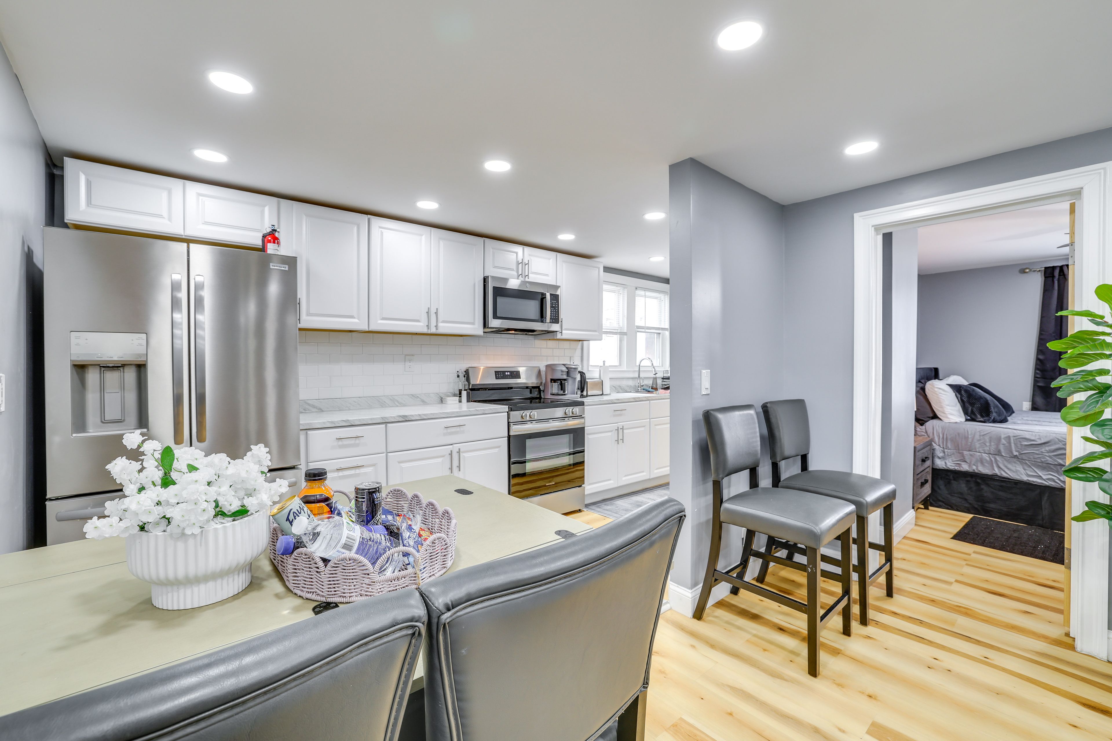 Kitchen | Cooking Basics | Single-Story Apartment
