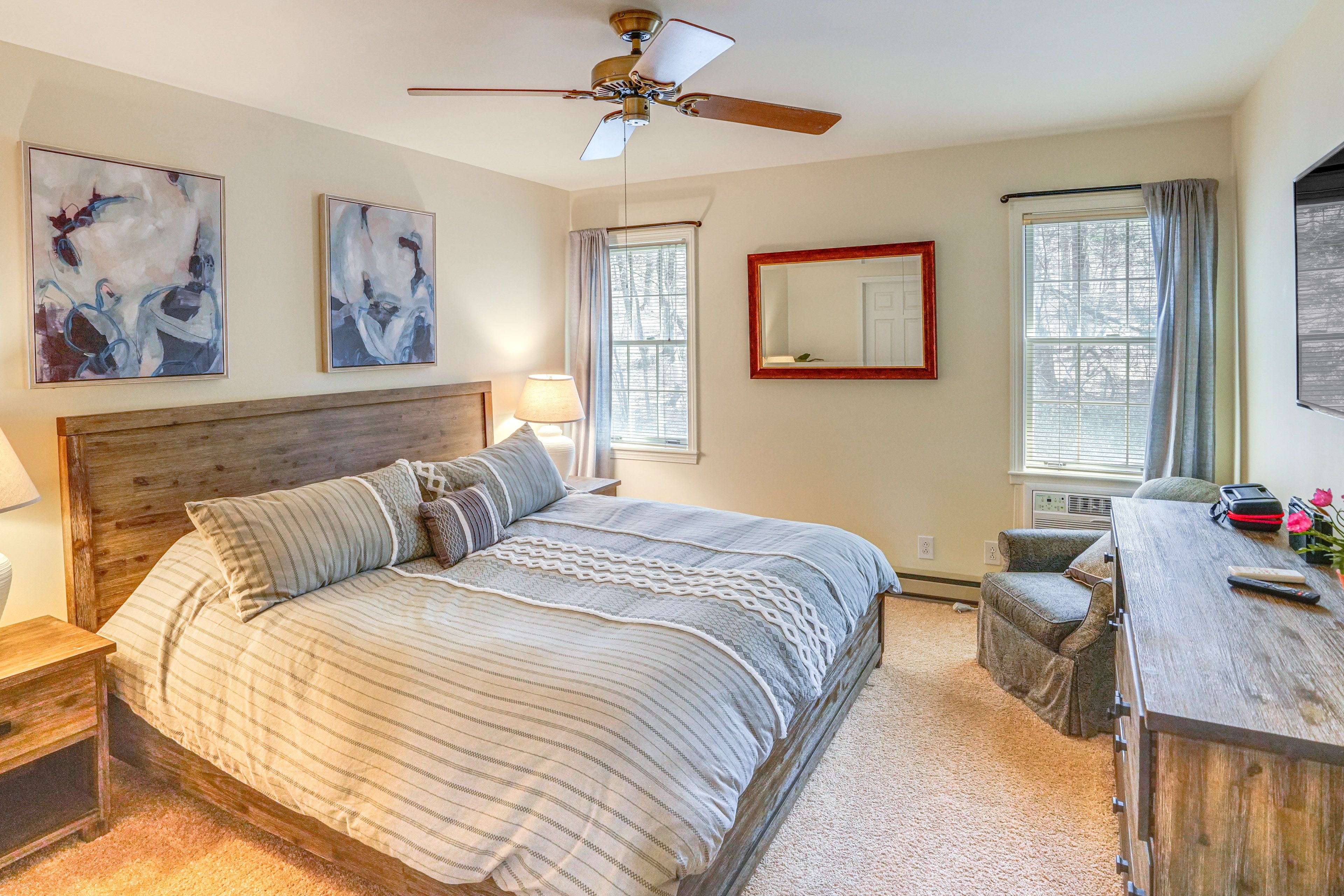 Bedroom 1 | King Bed | 2nd Floor | Linens Provided