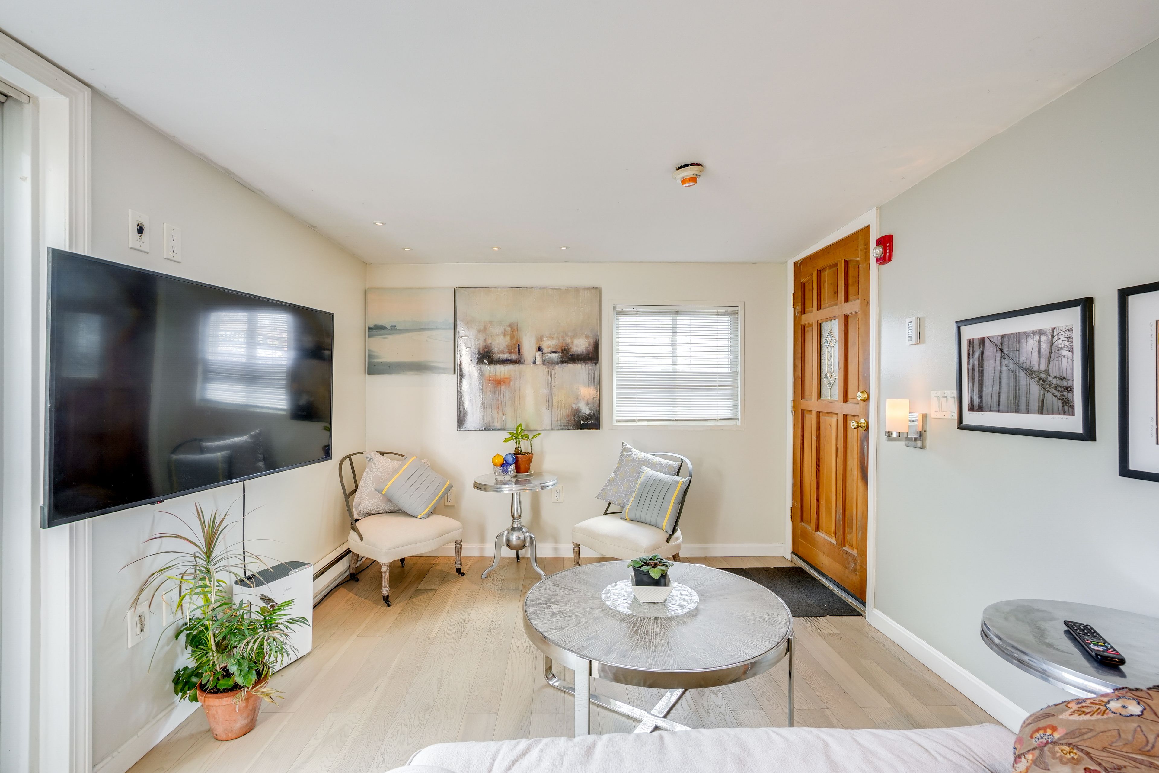 Lynn Vacation Rental | 1BR | 1BA | Stairs Required | 950 Sq Ft