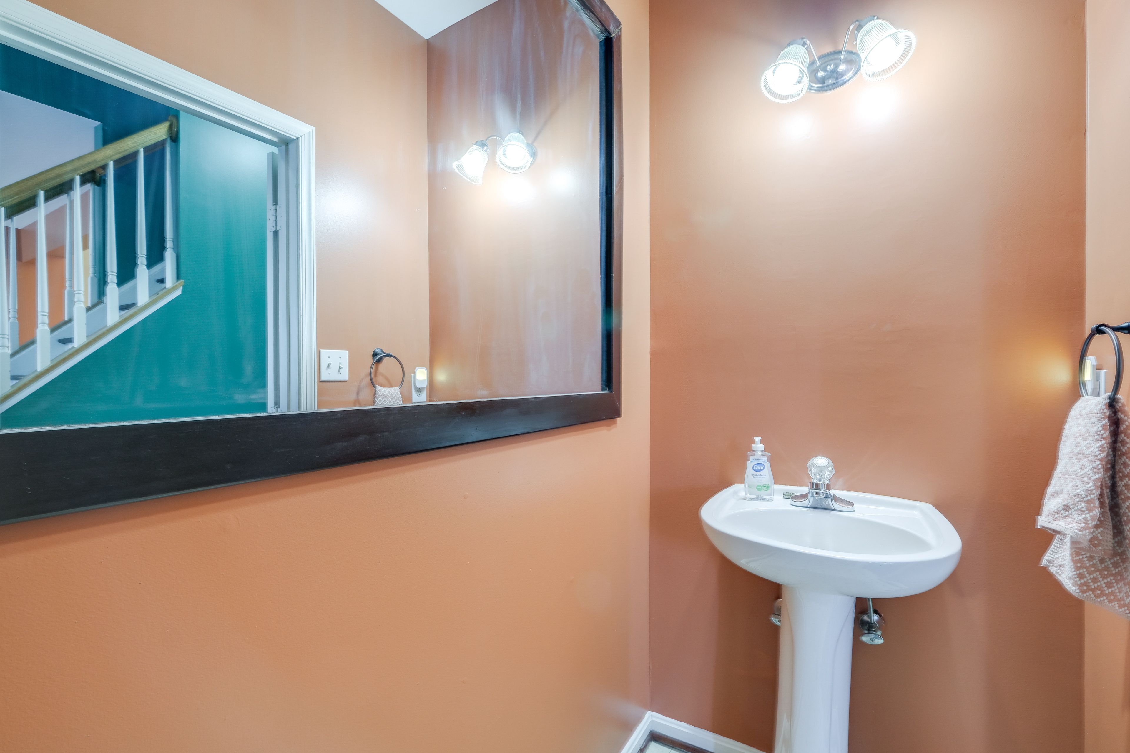 Half Bathroom | 1st Floor