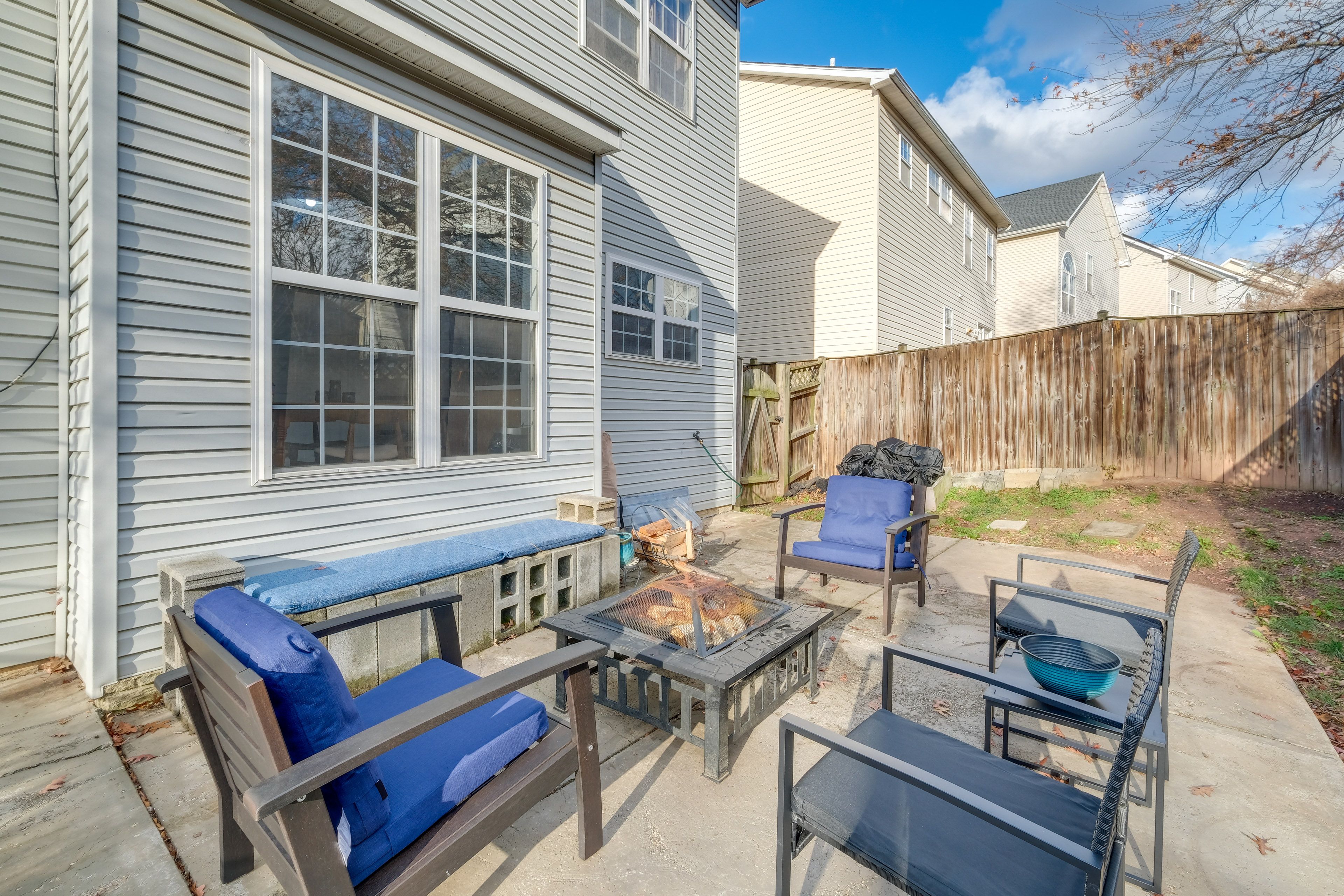 Fenced Backyard | Patio w/ Fire Pit
