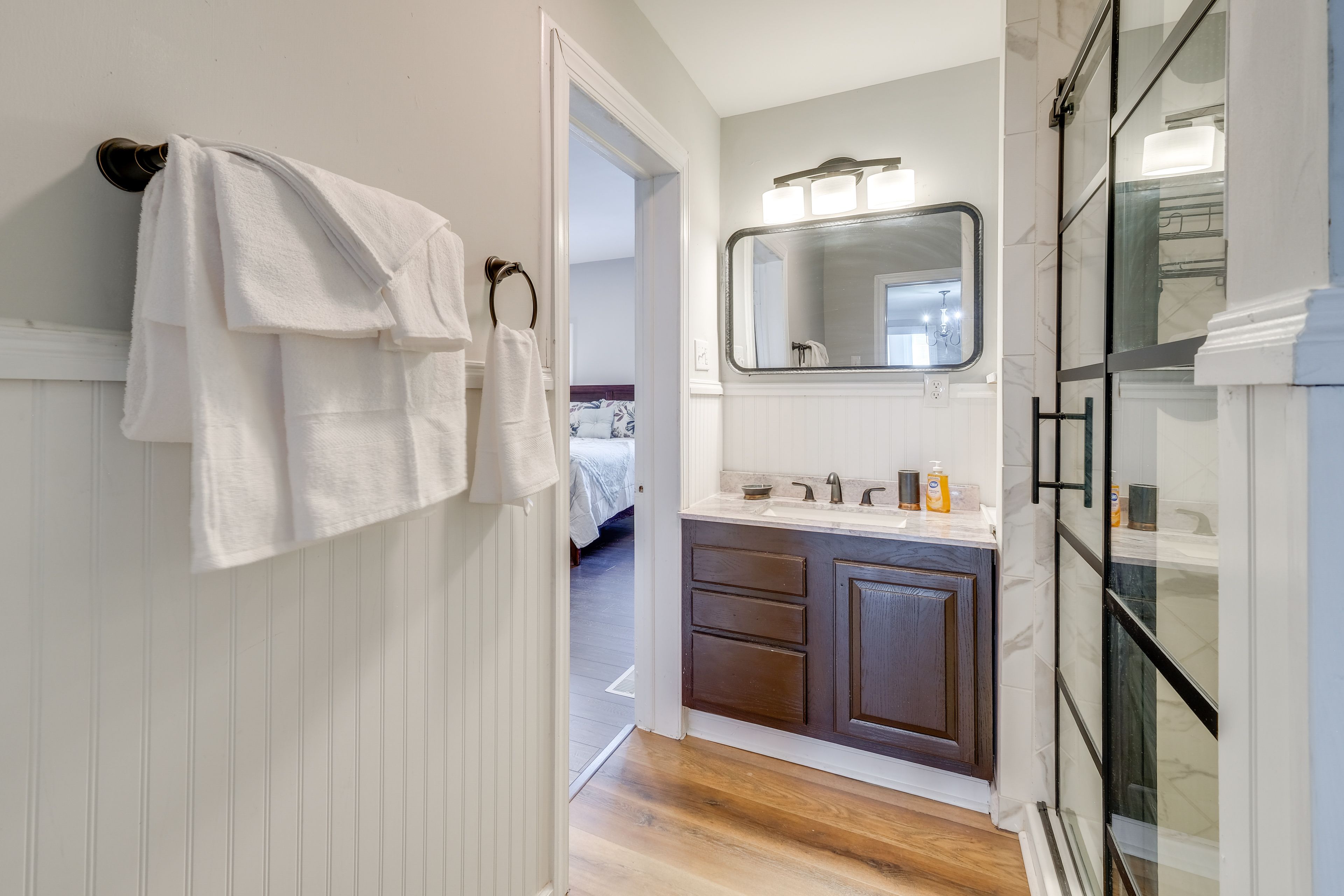Full Bath | 2nd Floor