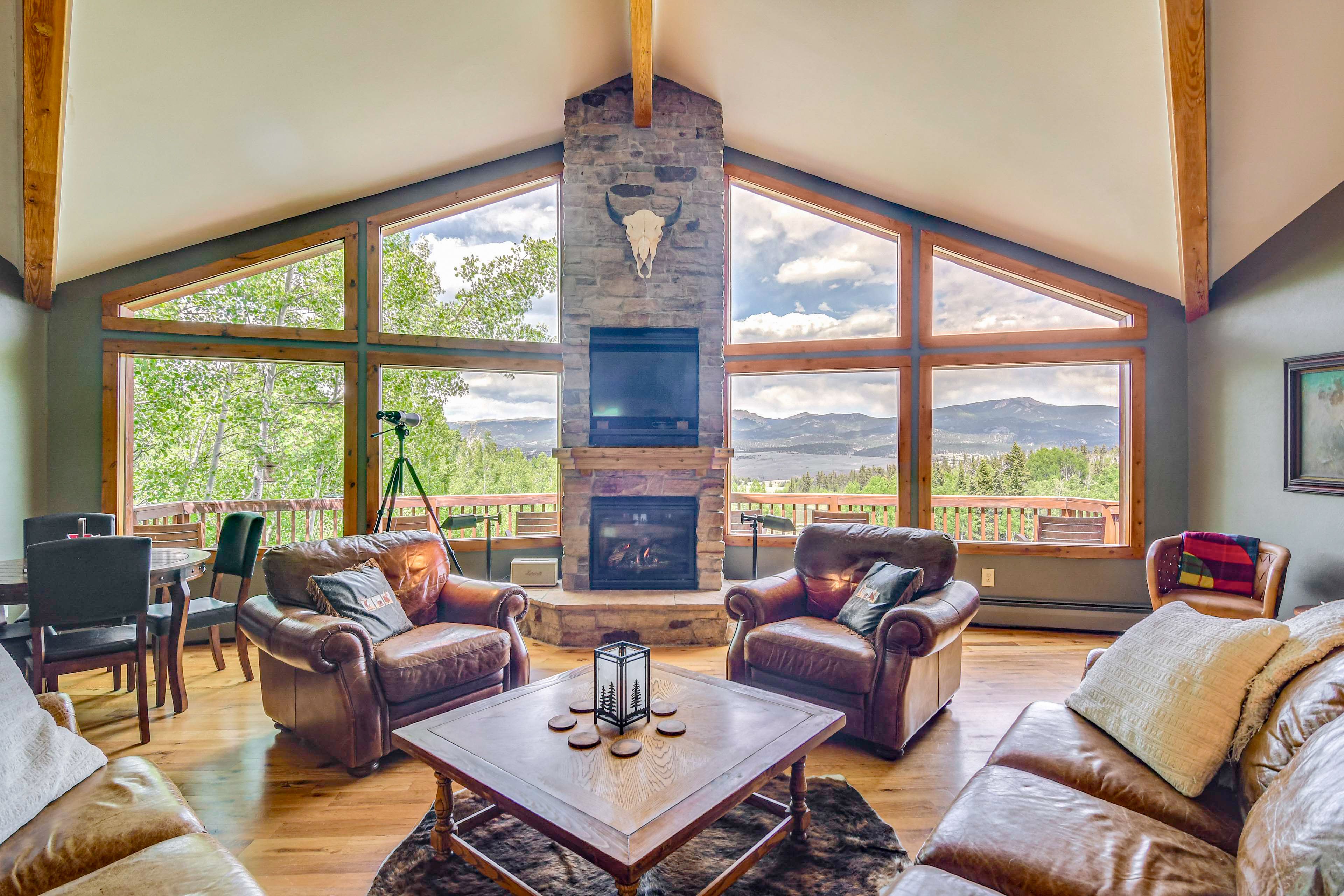 Jefferson Vacation Rental | 2BR | 2BA | 2,100 Sq Ft | 10 Steps to Enter