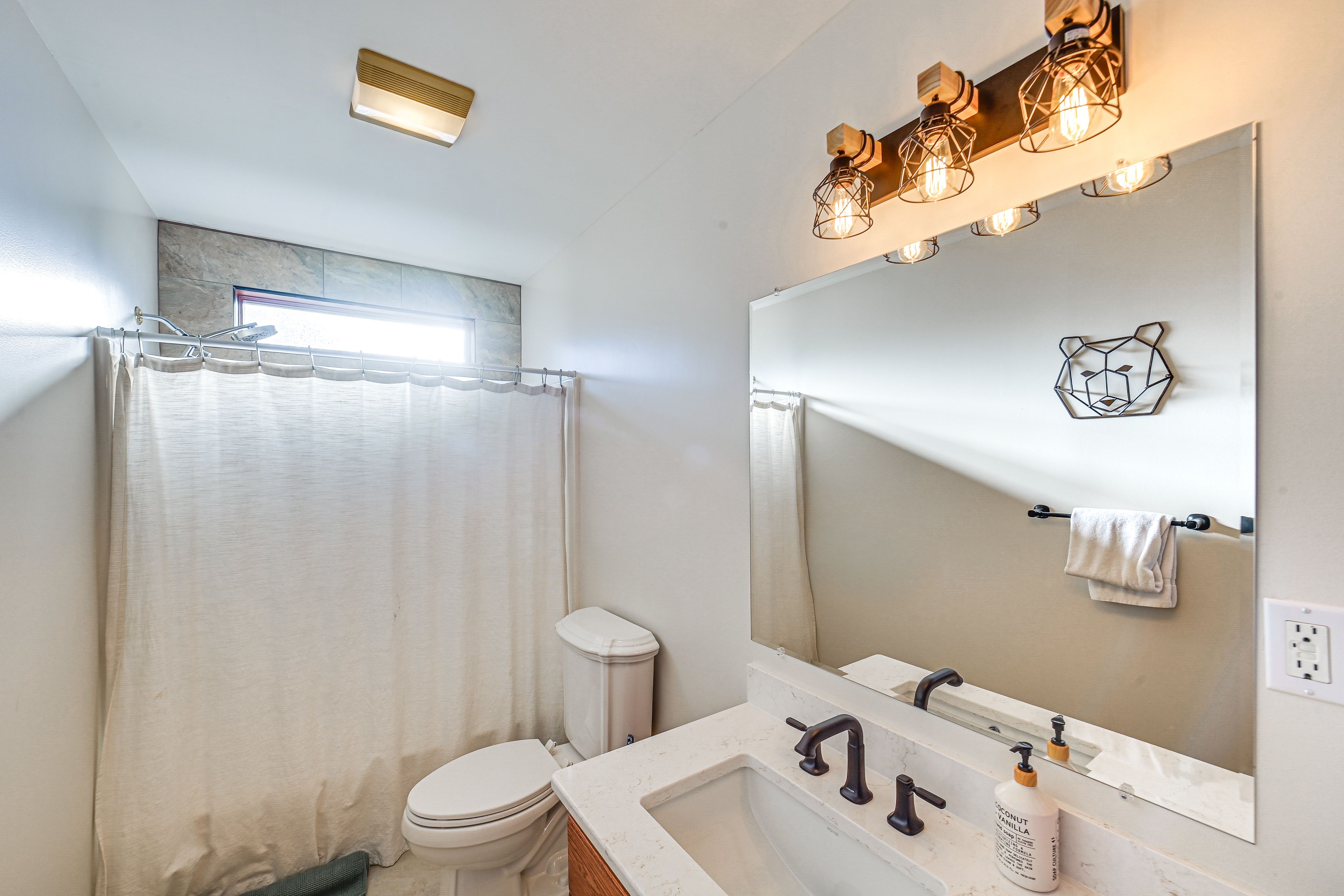 Full Bathroom | Lower Level
