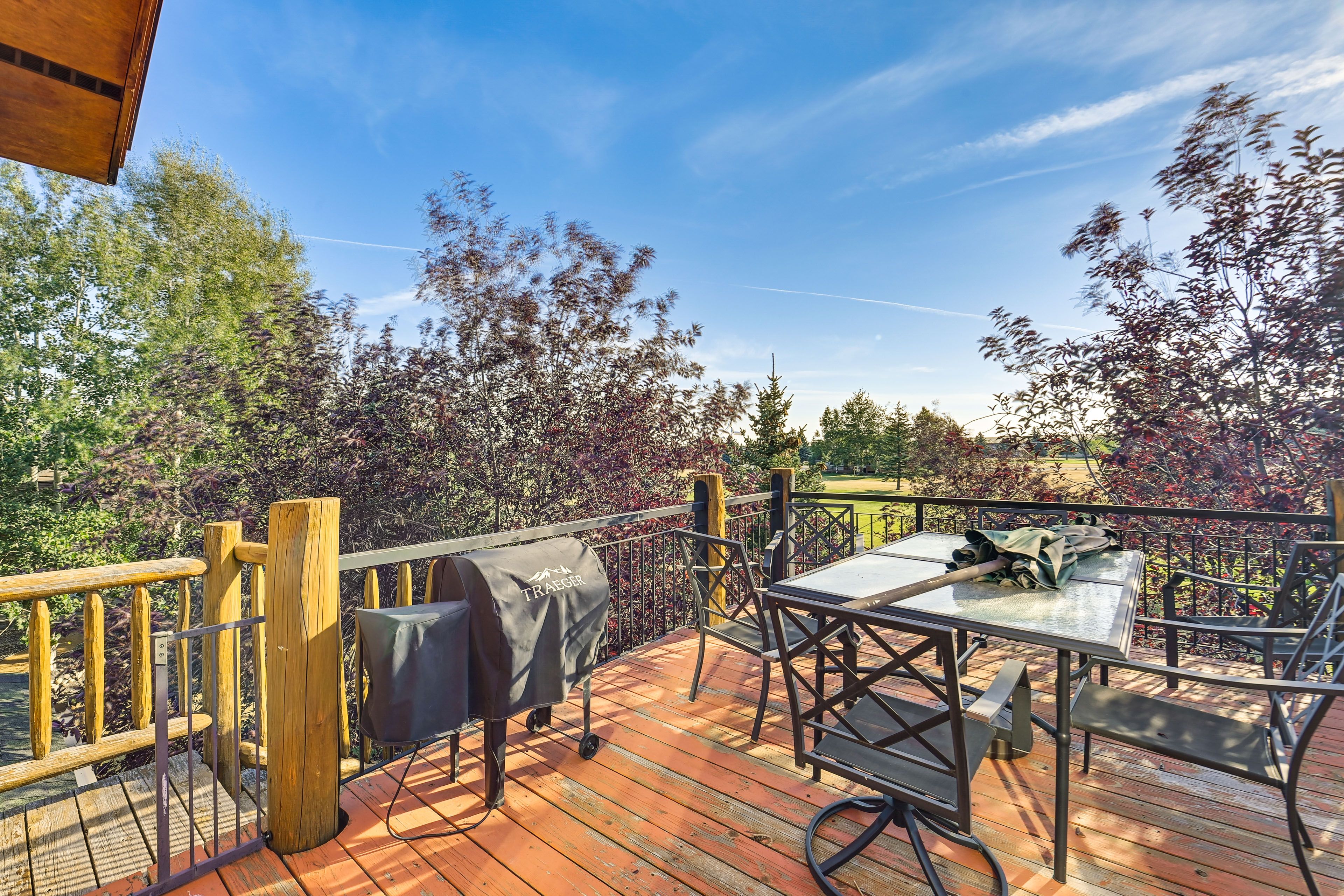 Balcony | Outdoor Dining
