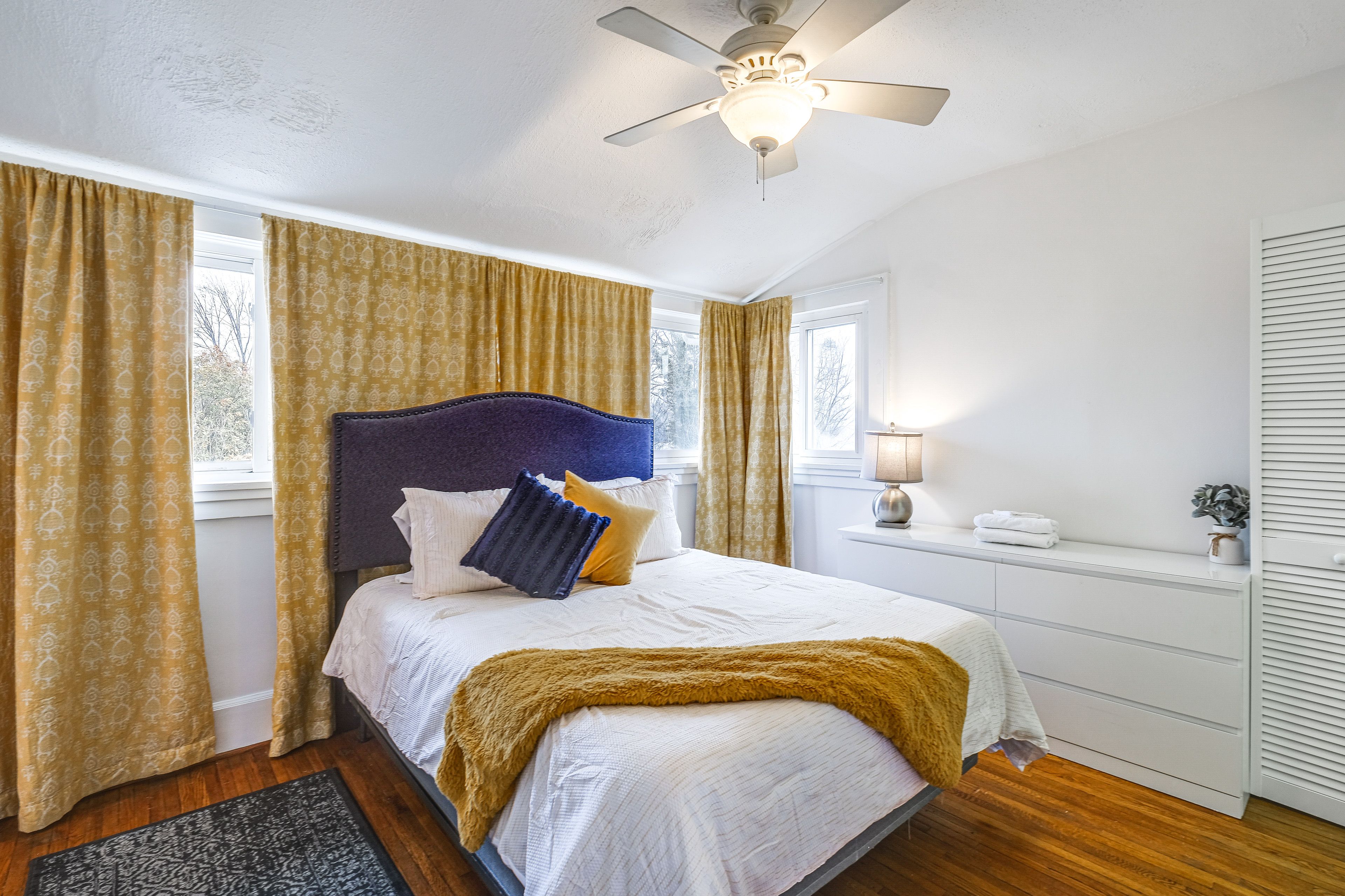 Bedroom 1 | Queen Bed | Linens Provided