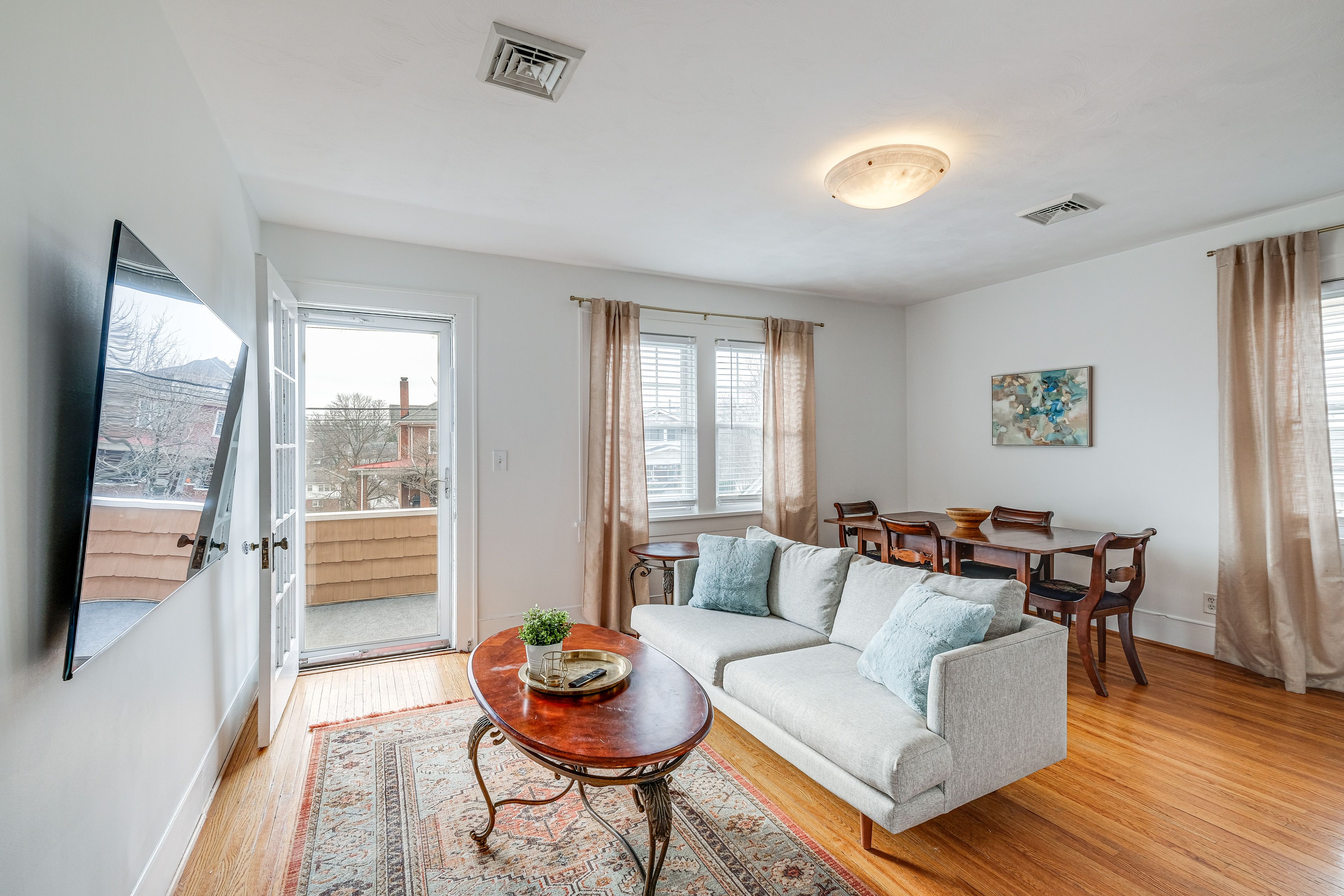 Roanoke Vacation Rental | 2BR | 3BA | Stairs to Enter | 1,500 Sq Ft