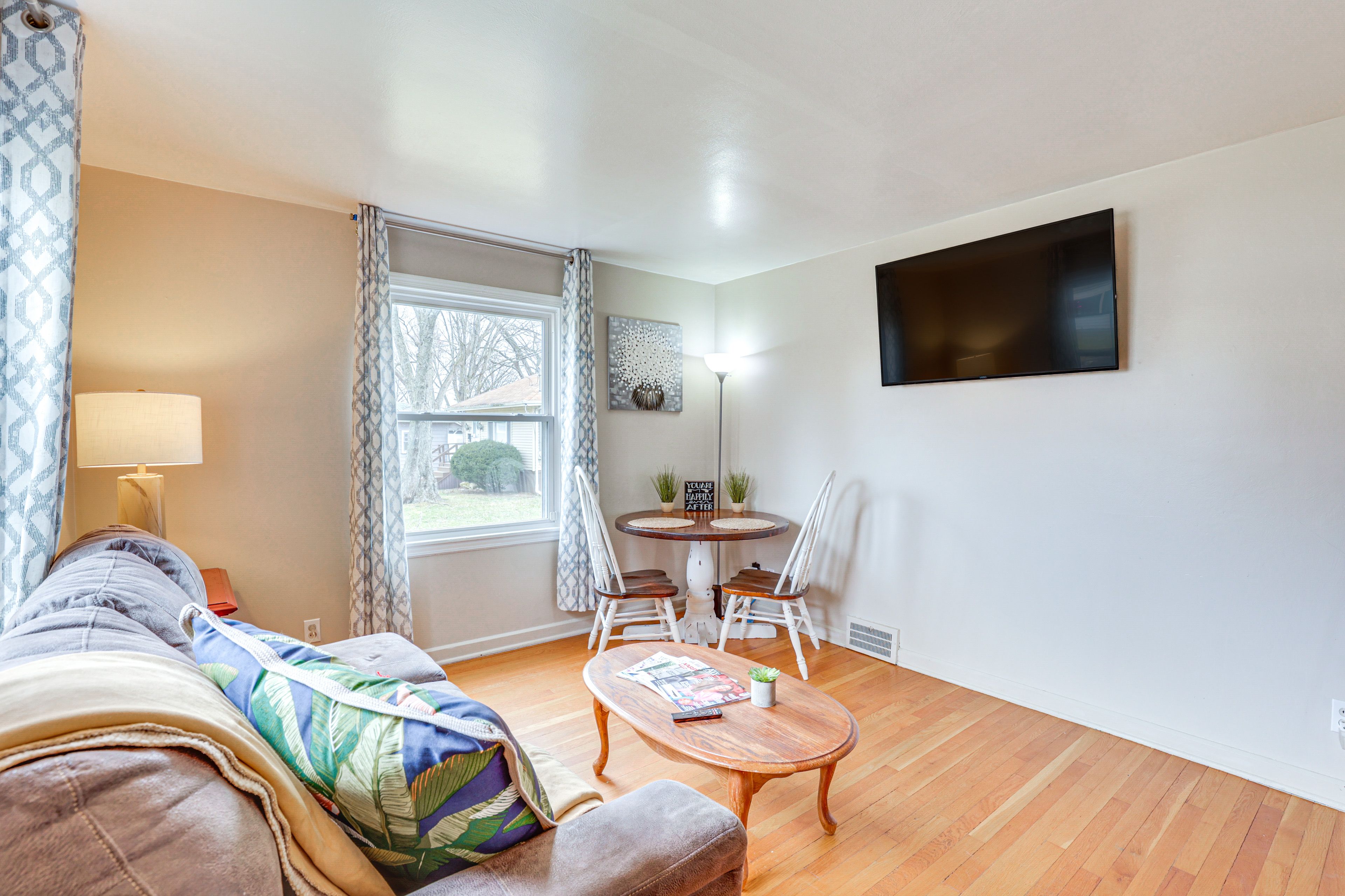 Living Room | 1st Floor | Smart TV | Dining Space | Central Heating & A/C