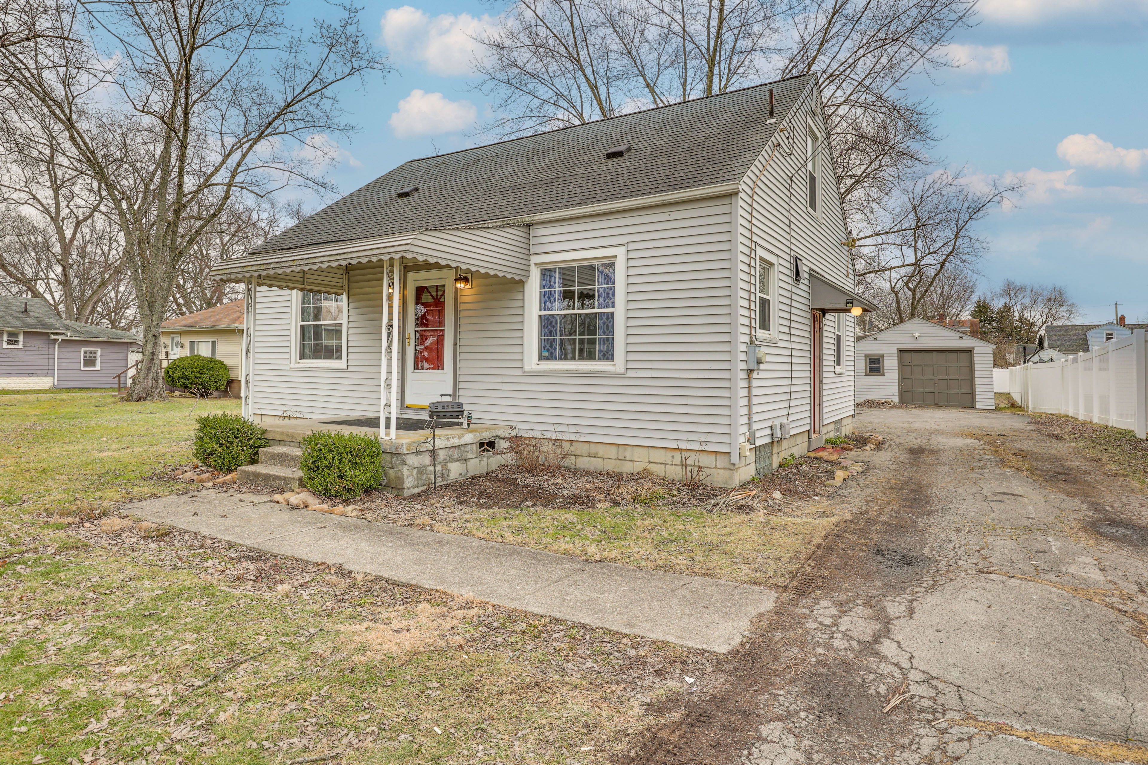 Youngstown Vacation Rental | 3BR | 1BA | 1,170 Sq Ft | 4 Steps to Enter