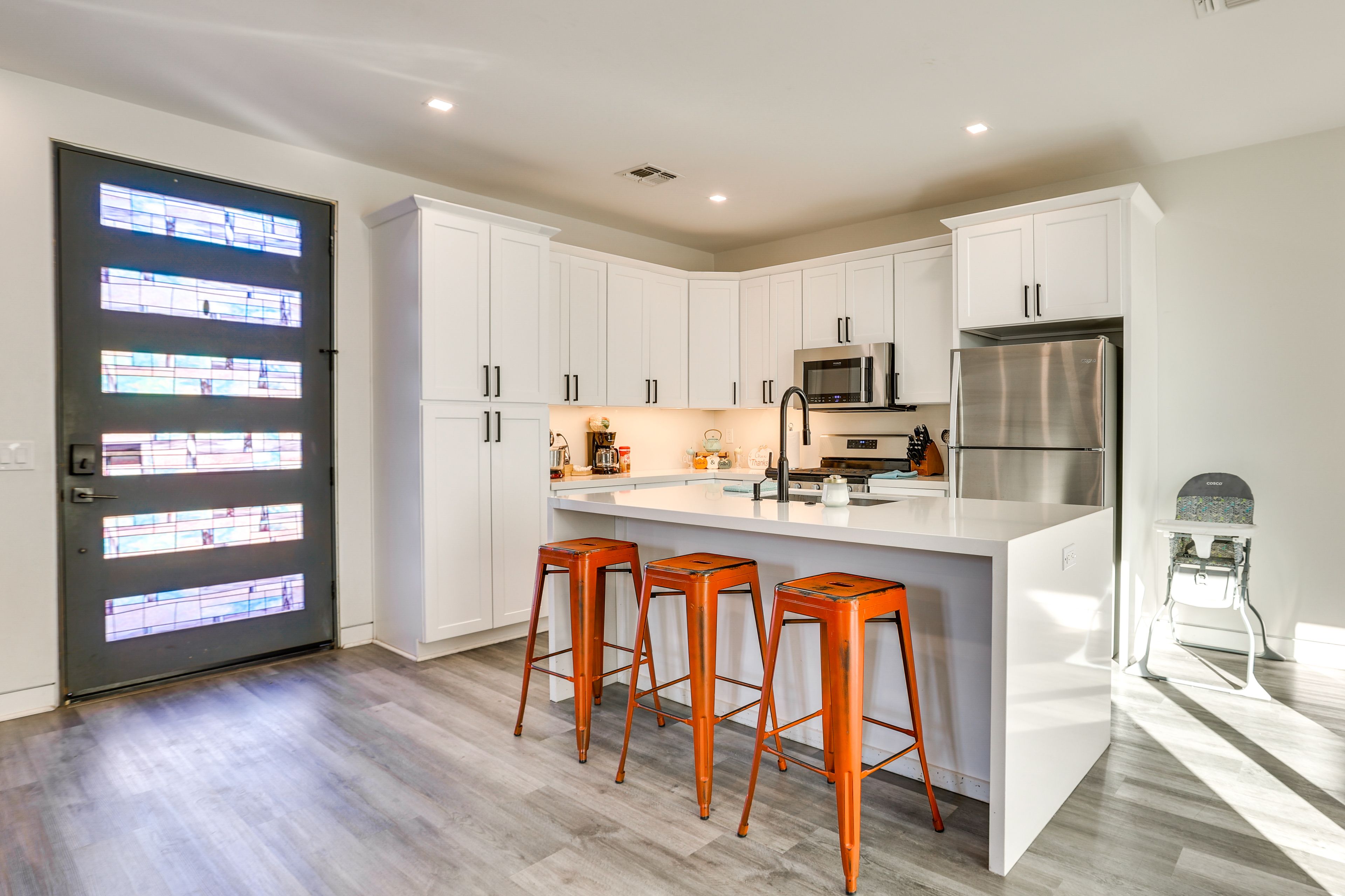 Kitchen | Cooking Basics | Dishwasher | Single-Story Apartment