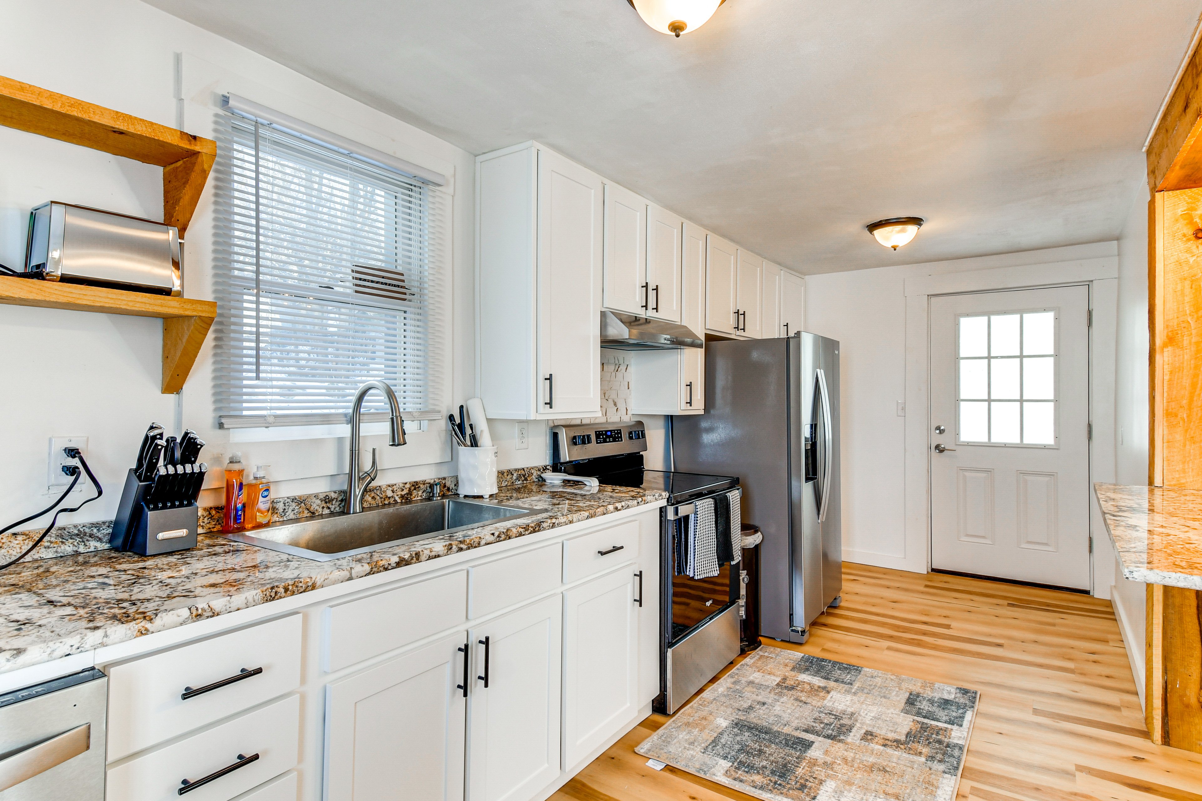 Kitchen | Keurig Coffee Maker | Toaster | Cooking Basics | 1st Floor