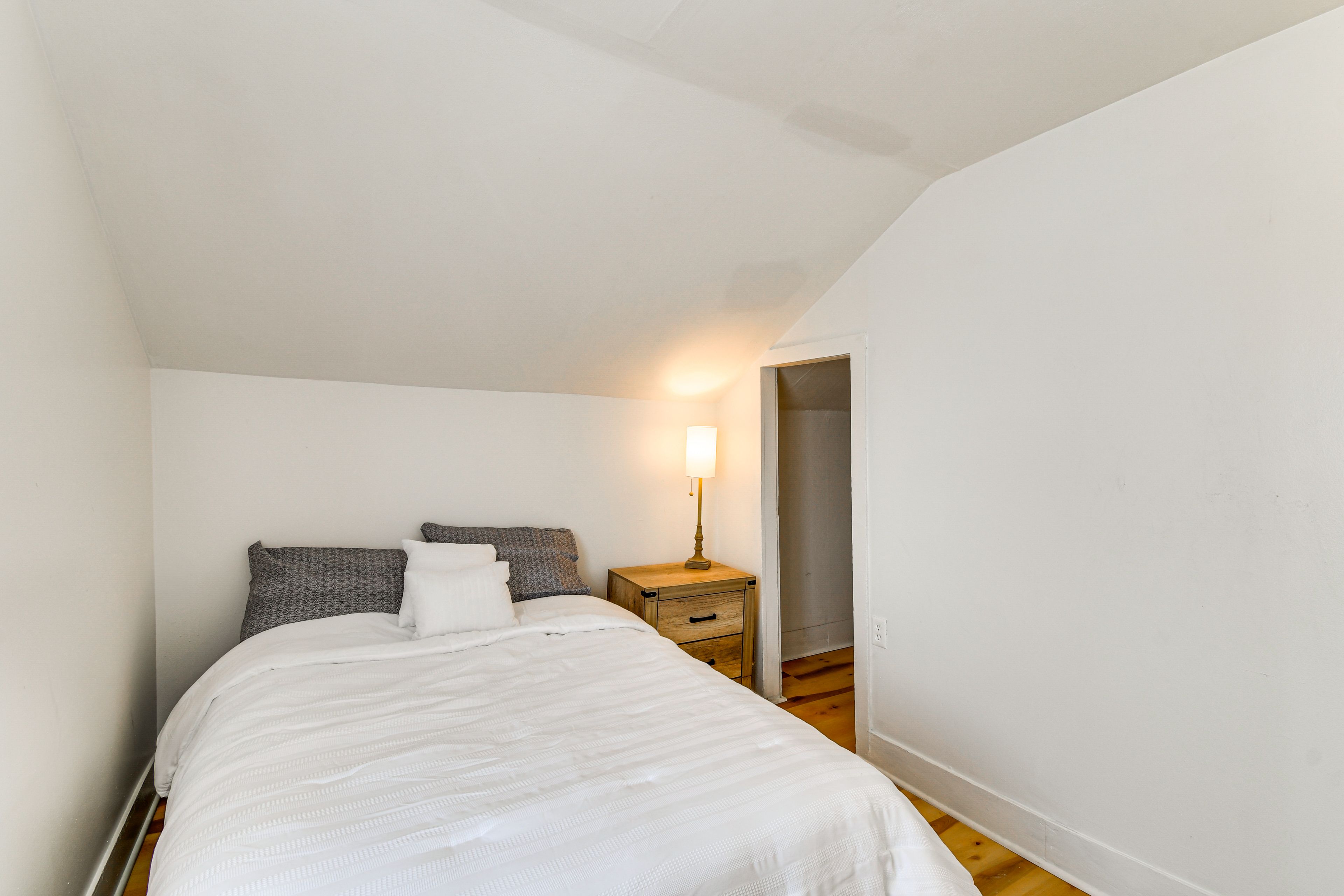 Bedroom 3 | Full Bed | 2nd Floor