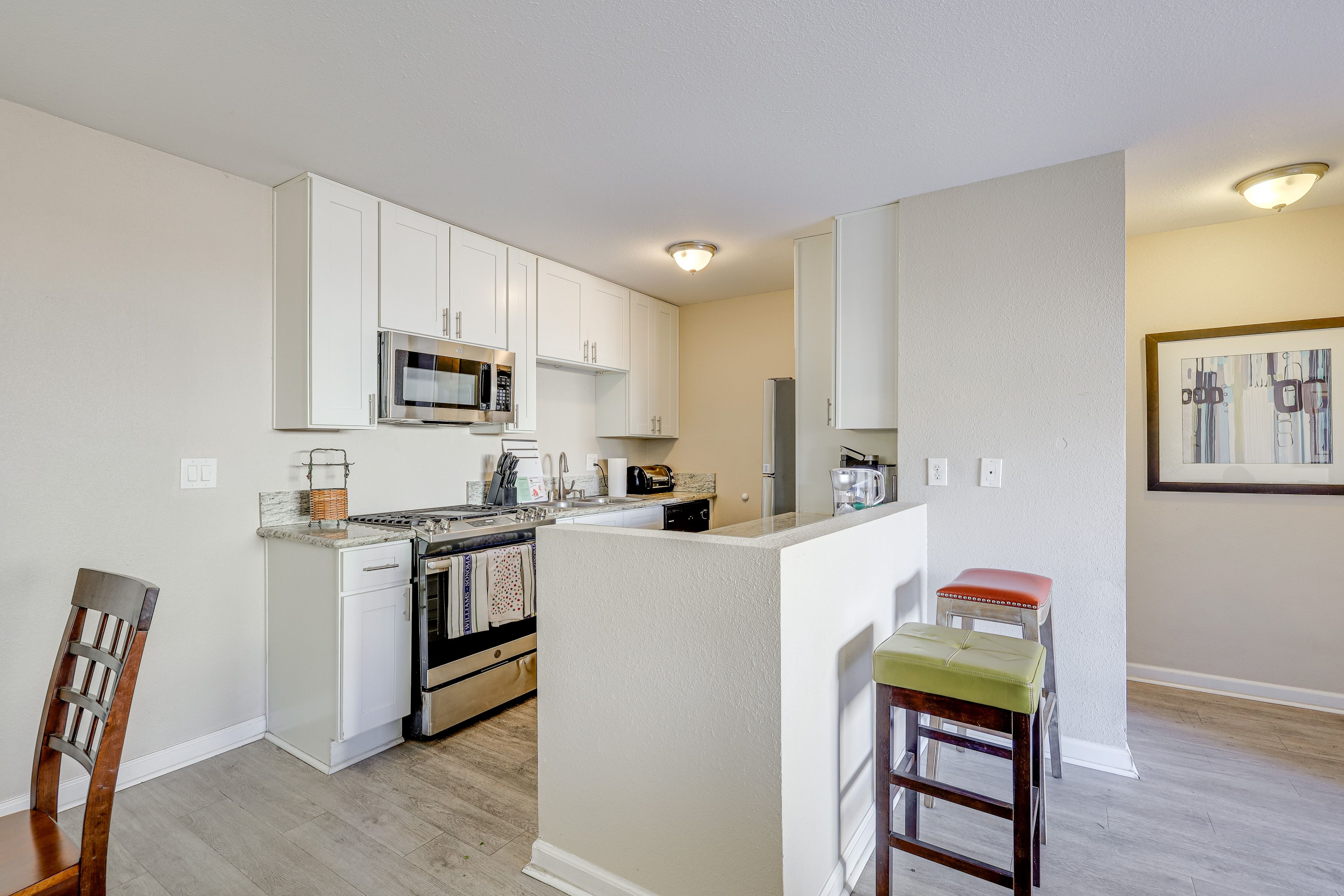 Kitchen | Refrigerator | Dishwasher