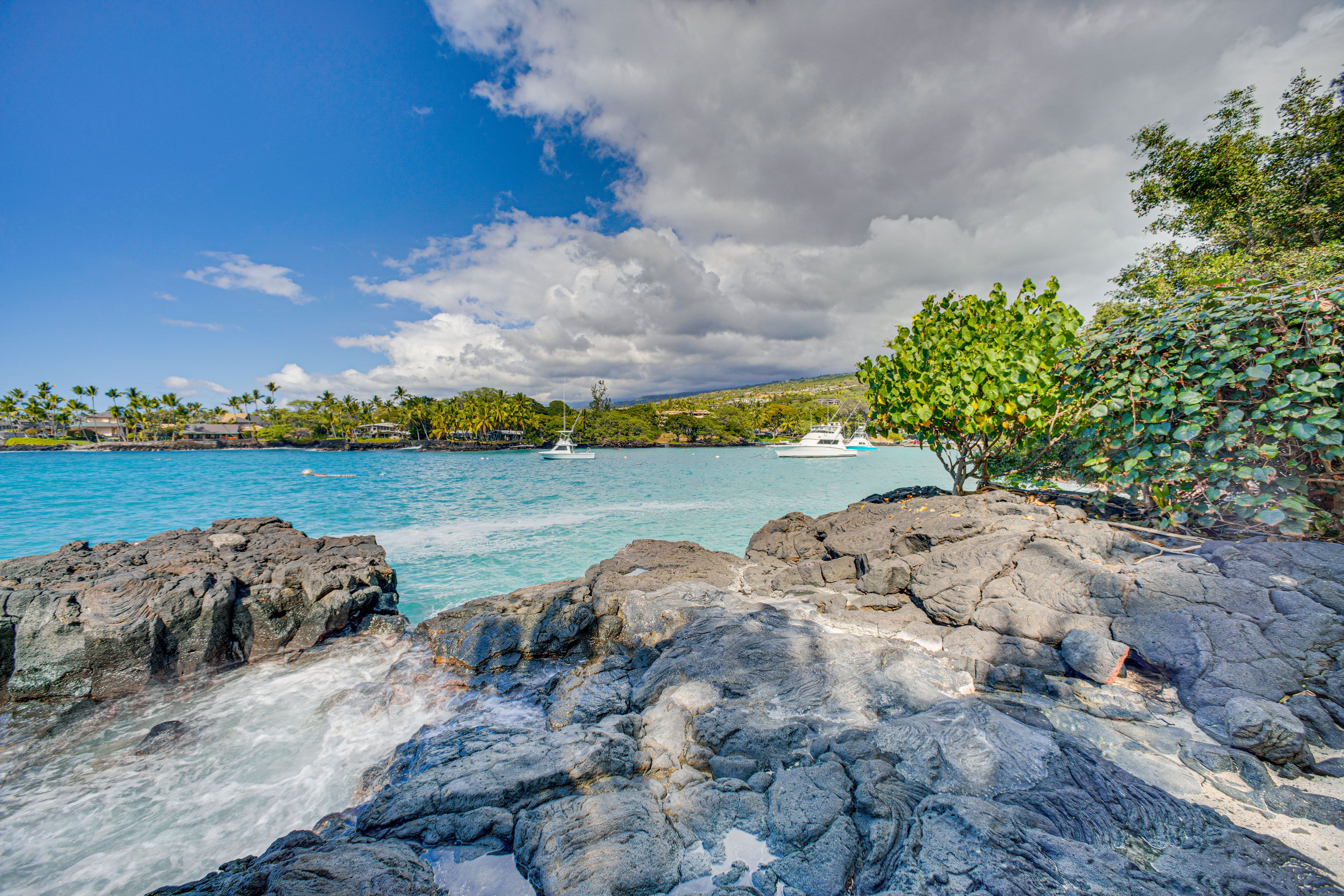 Keauhou Bay Access | Pahoehoe Lava Rocks | Naturally Formed Lanai w/ Seating