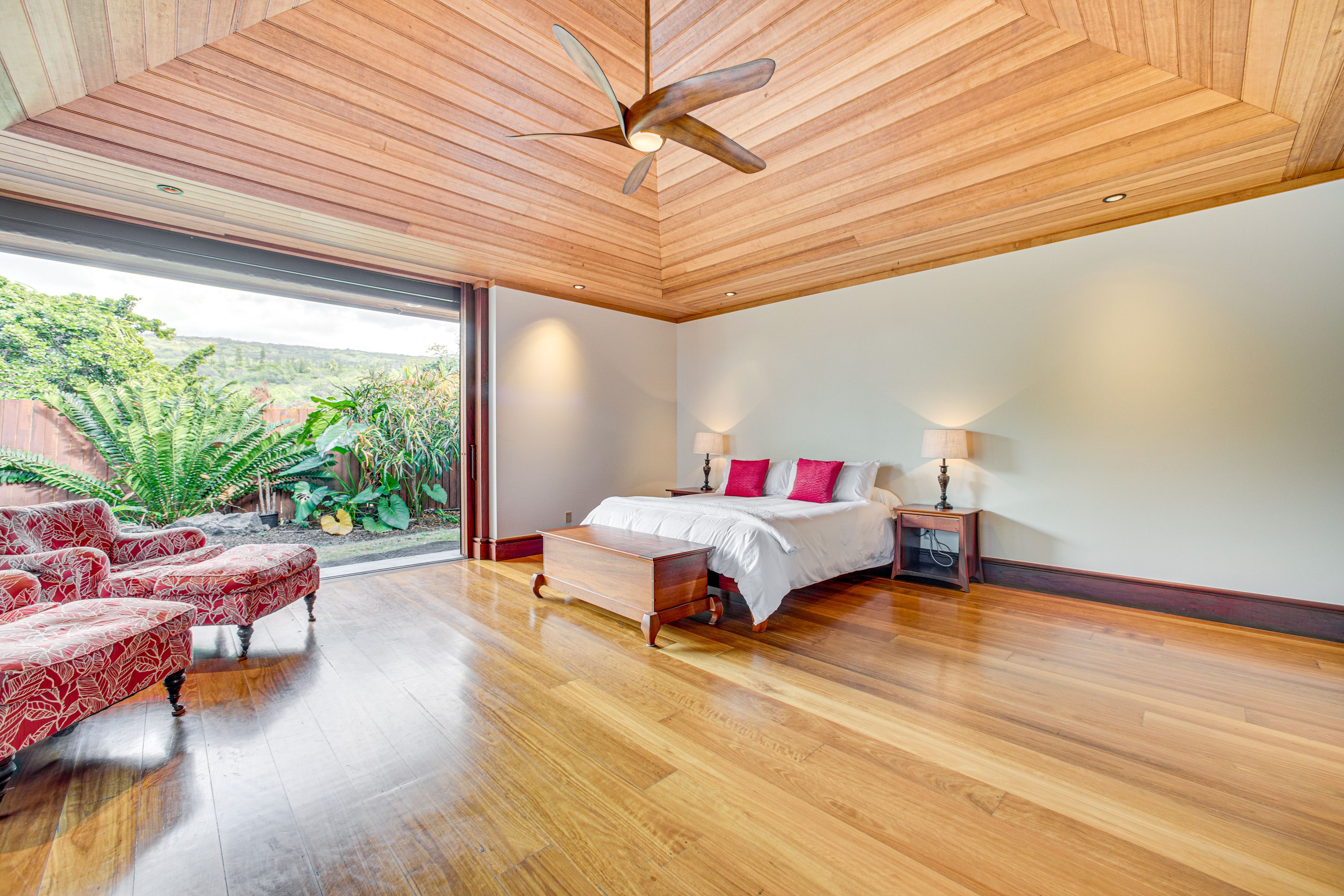 Bedroom 2 | King Bed