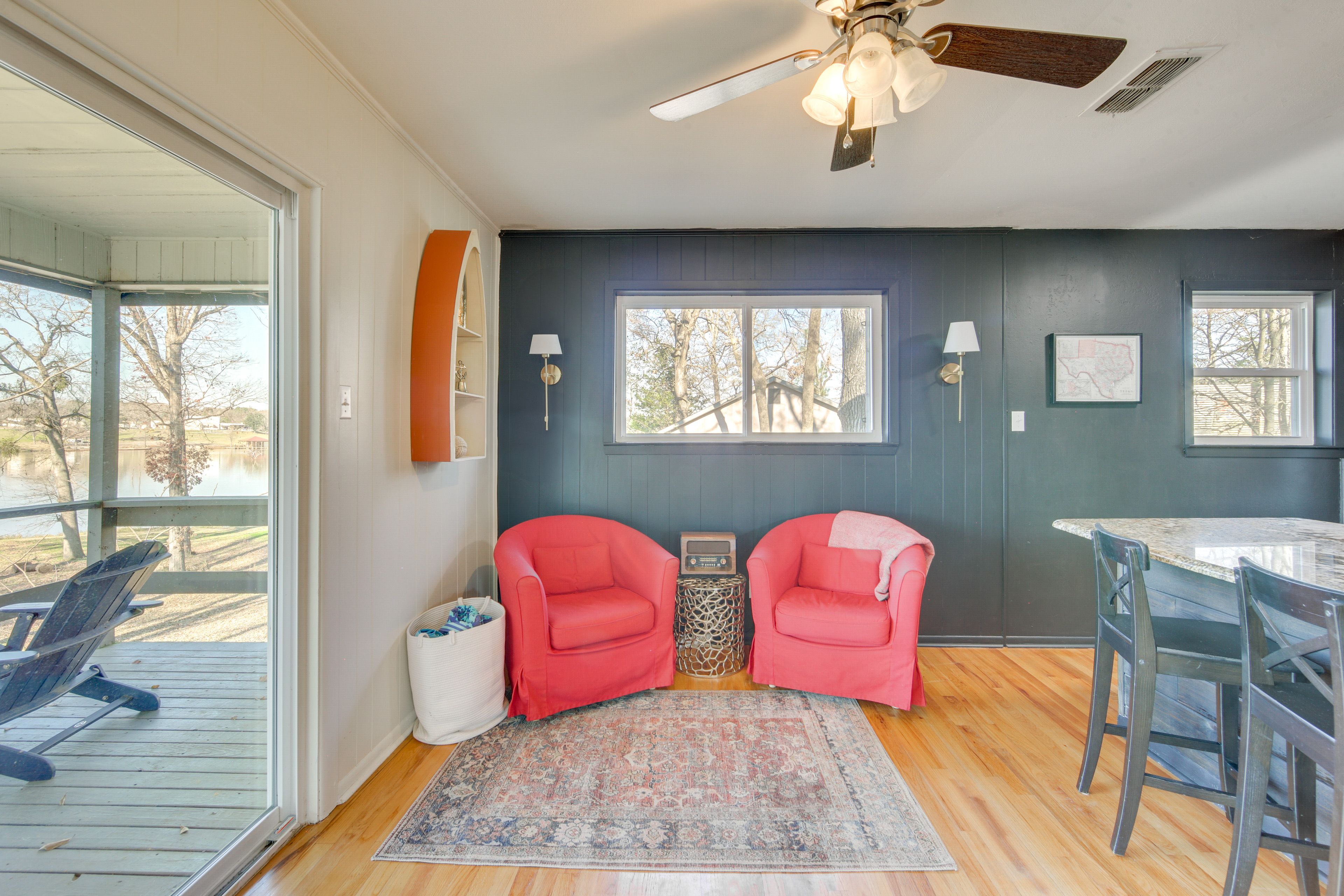 Living Room | Full Sleeper Sofa | Free WiFi