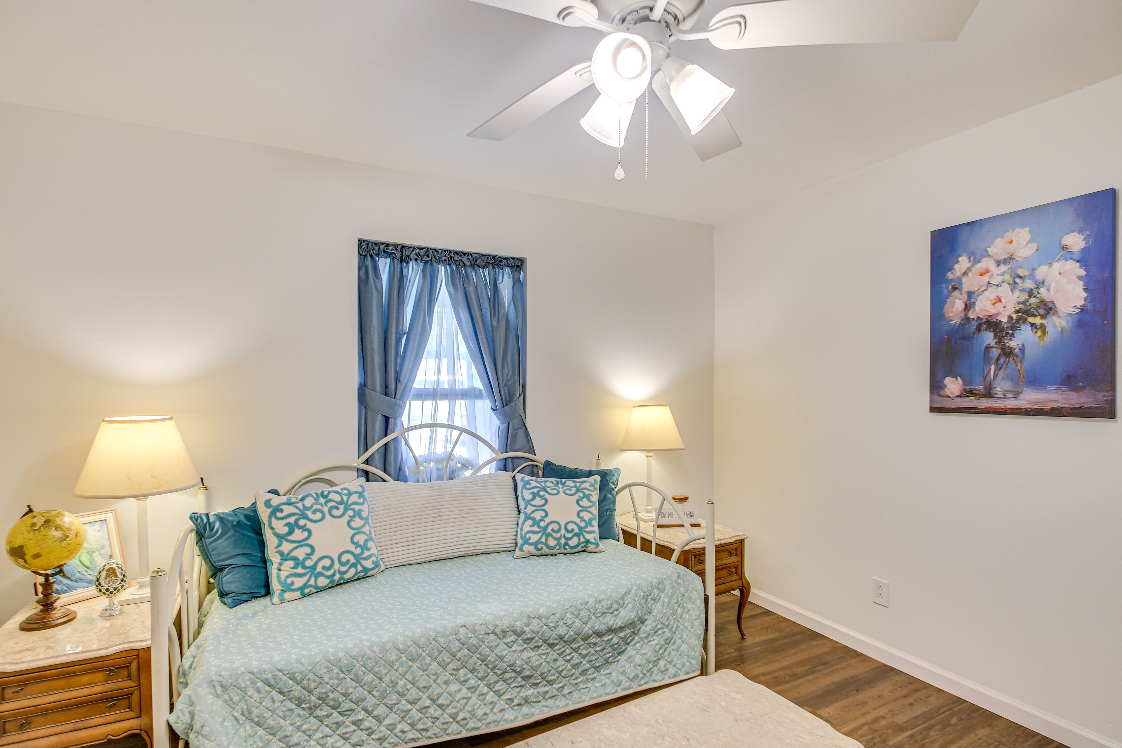 Bedroom 5 | Twin Daybed w/ Twin Trundle | Linens Provided