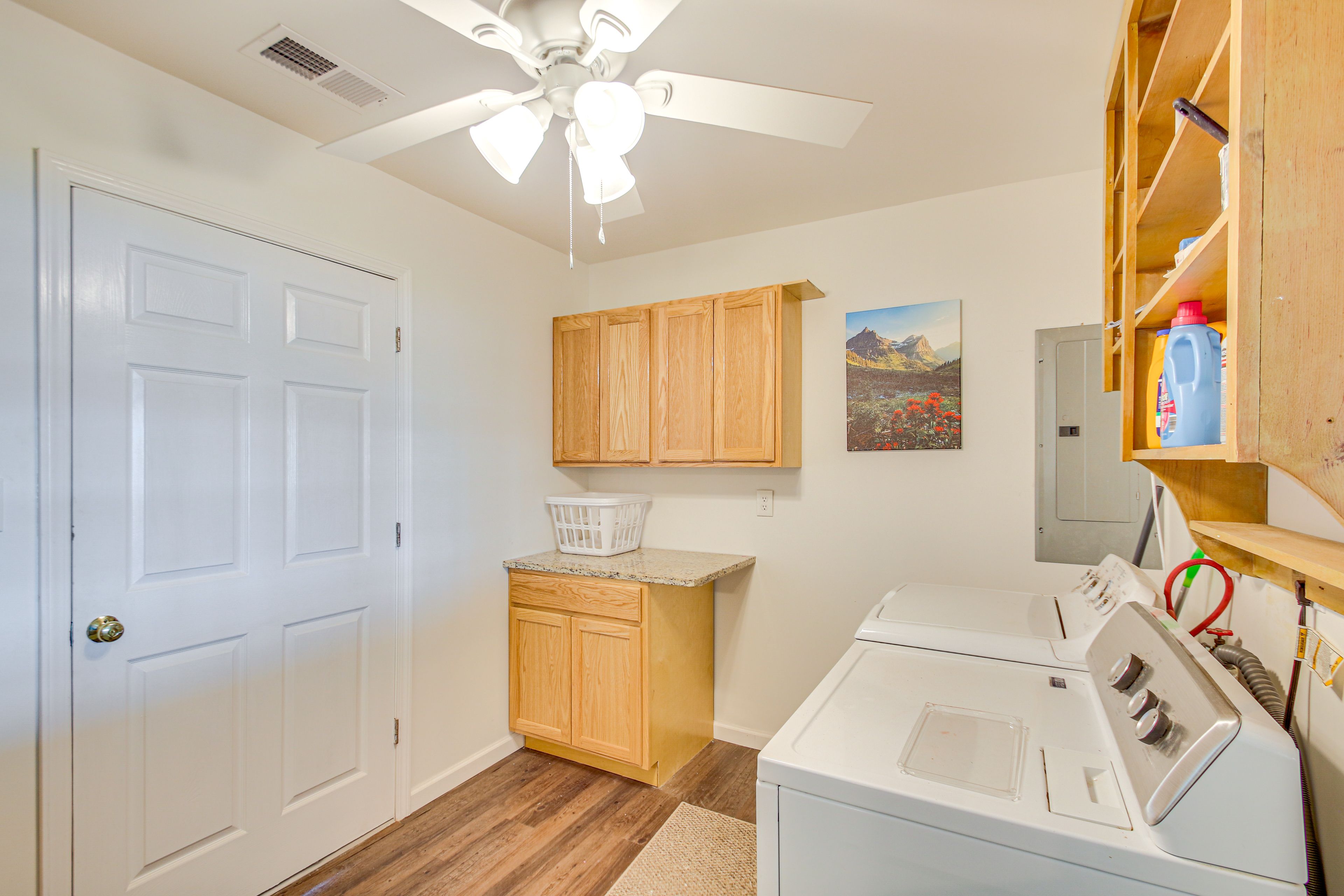 Laundry Room | Washer & Dryer